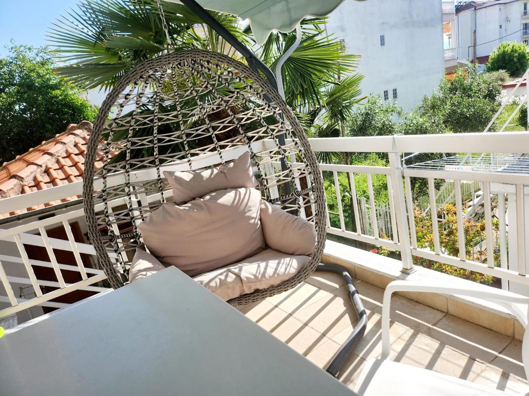 La Familia Apartments view 3