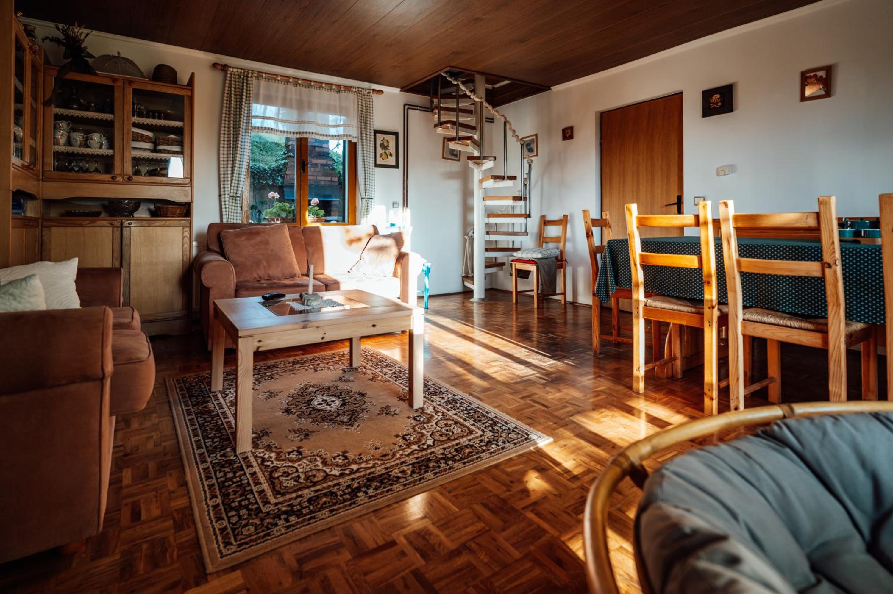 Cozy family place 'Hiša Grozdek' - Gruškovec 40A view 4