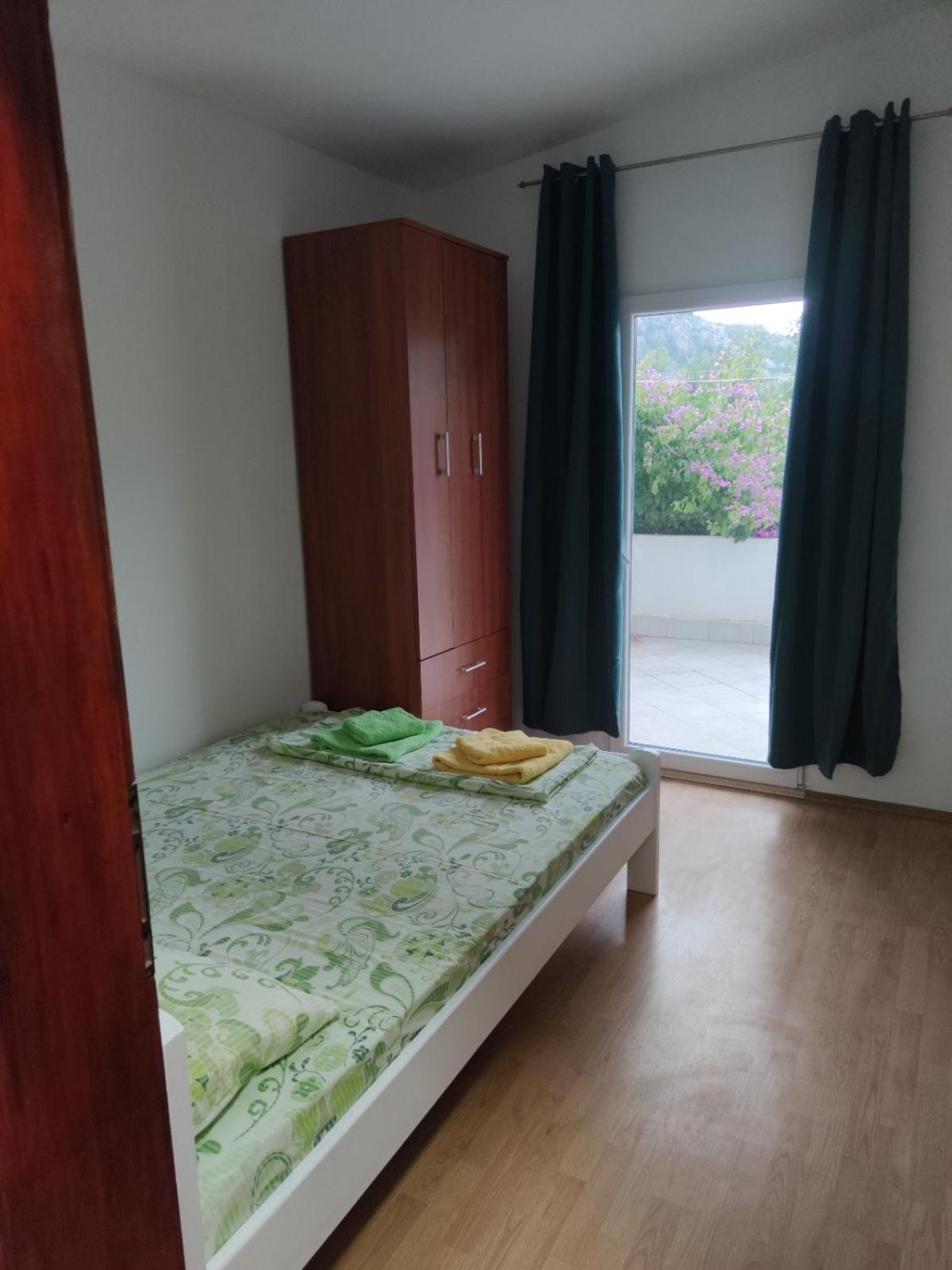 Apartman Lenka view 3