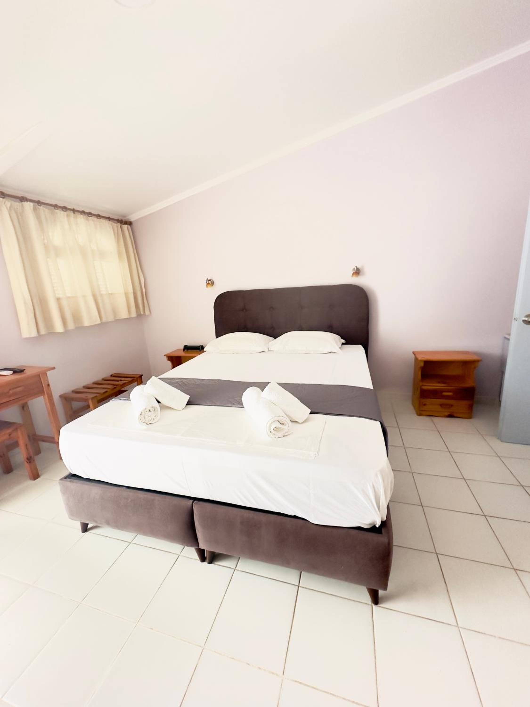 Anemos Studios & Apartments