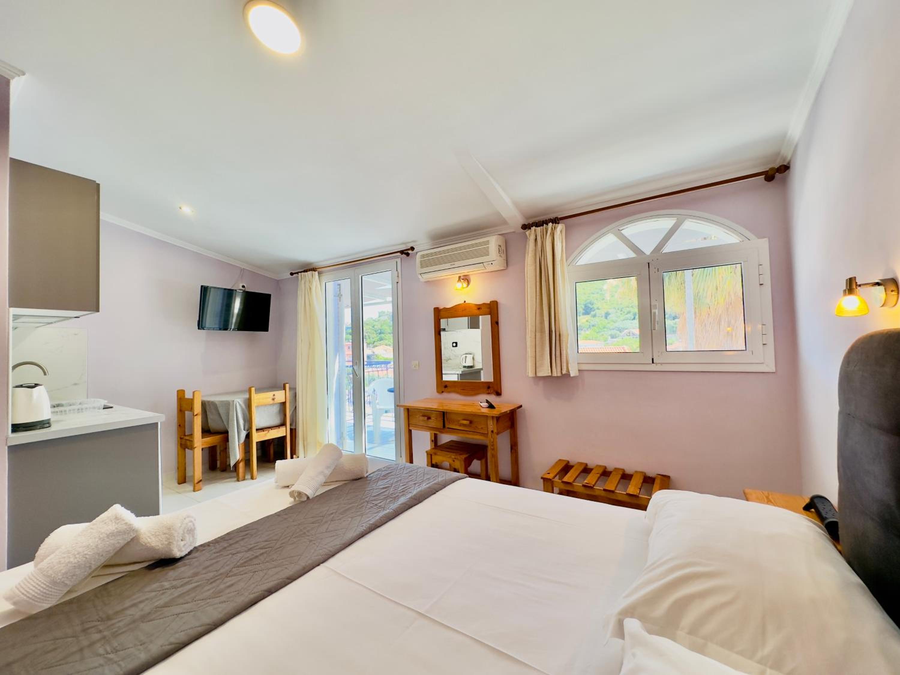 Anemos Studios & Apartments
