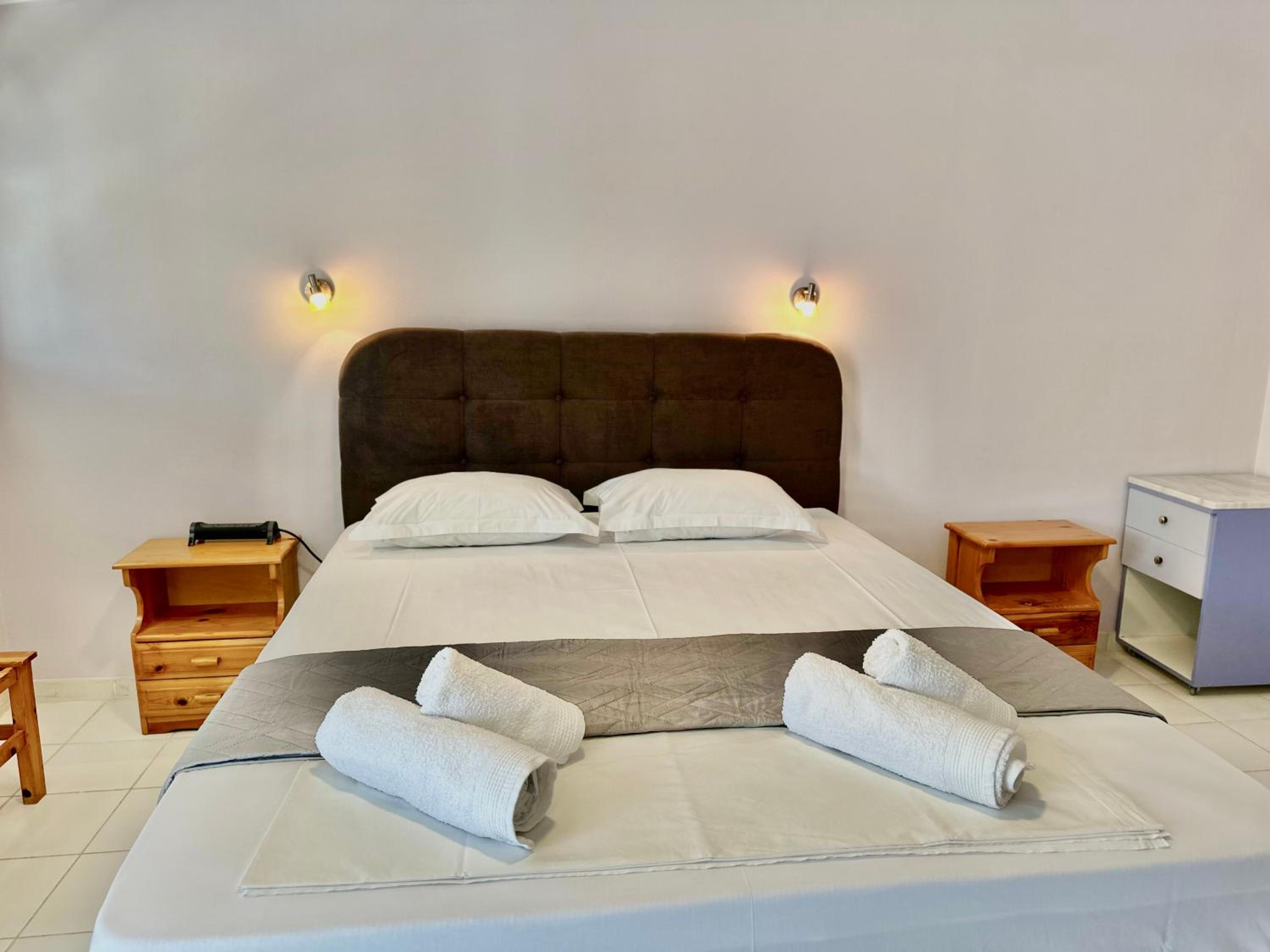 Anemos Studios & Apartments