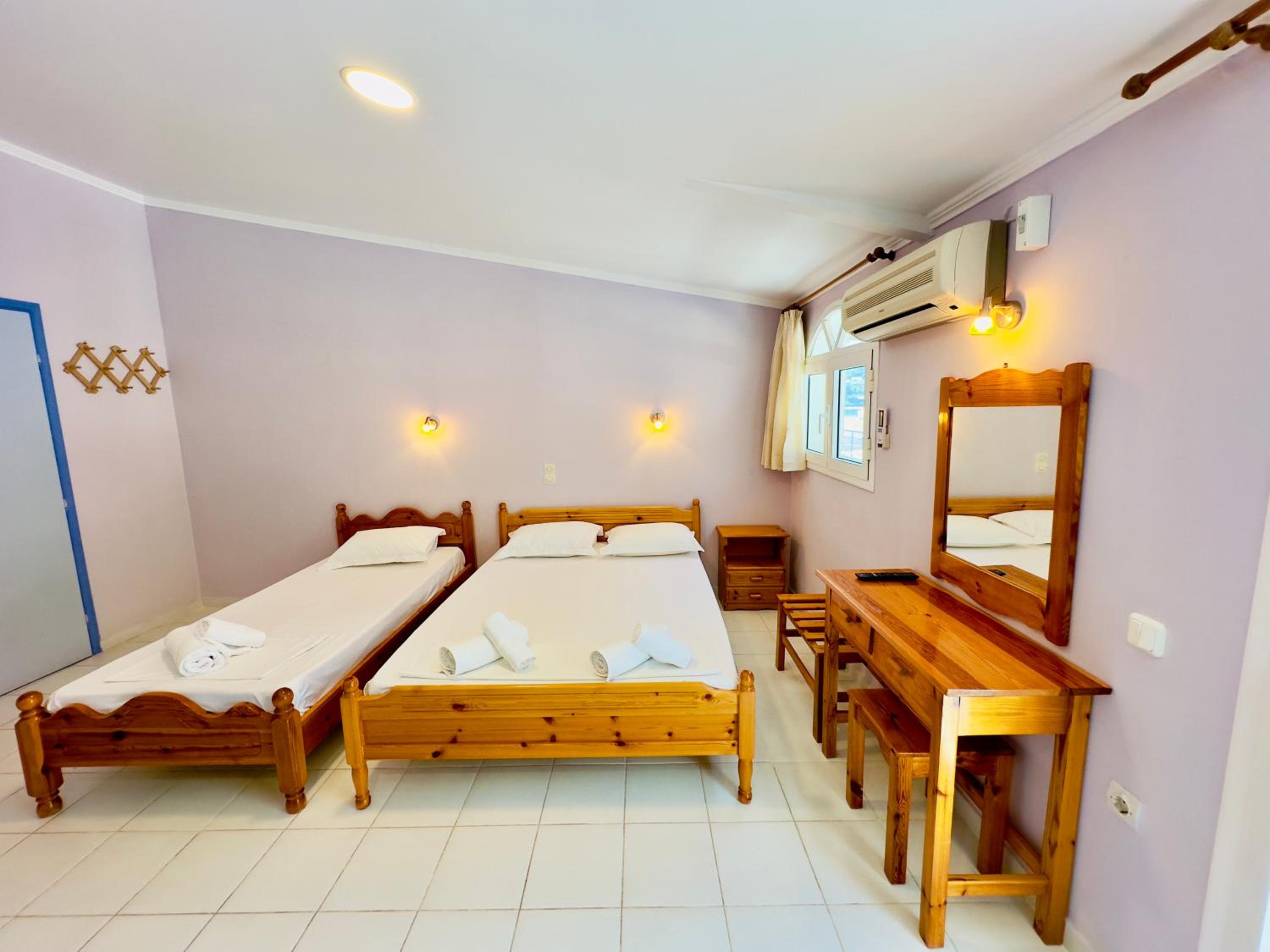 Anemos Studios & Apartments