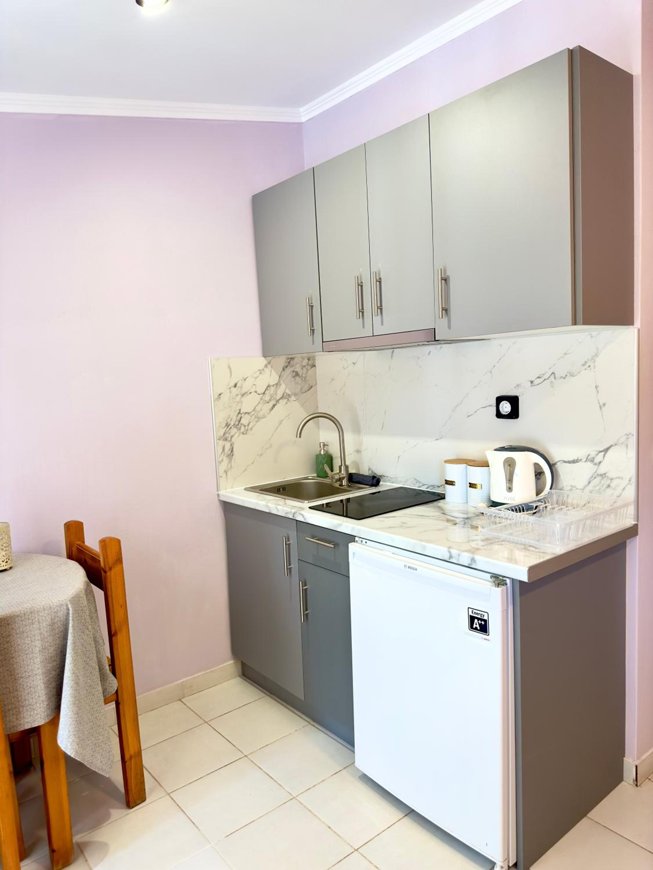 Anemos Studios & Apartments