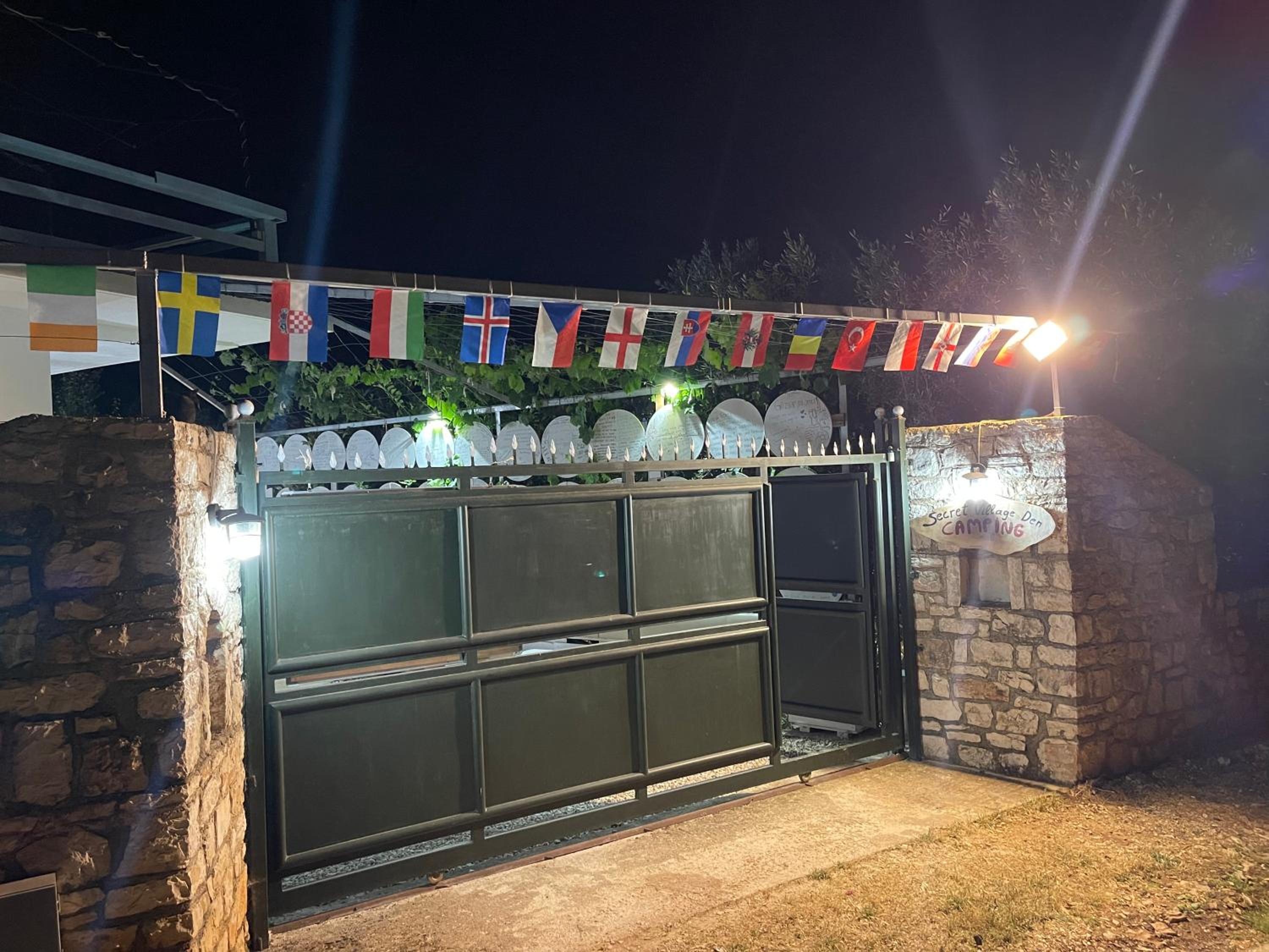 Camping Albania-Secret Village Den