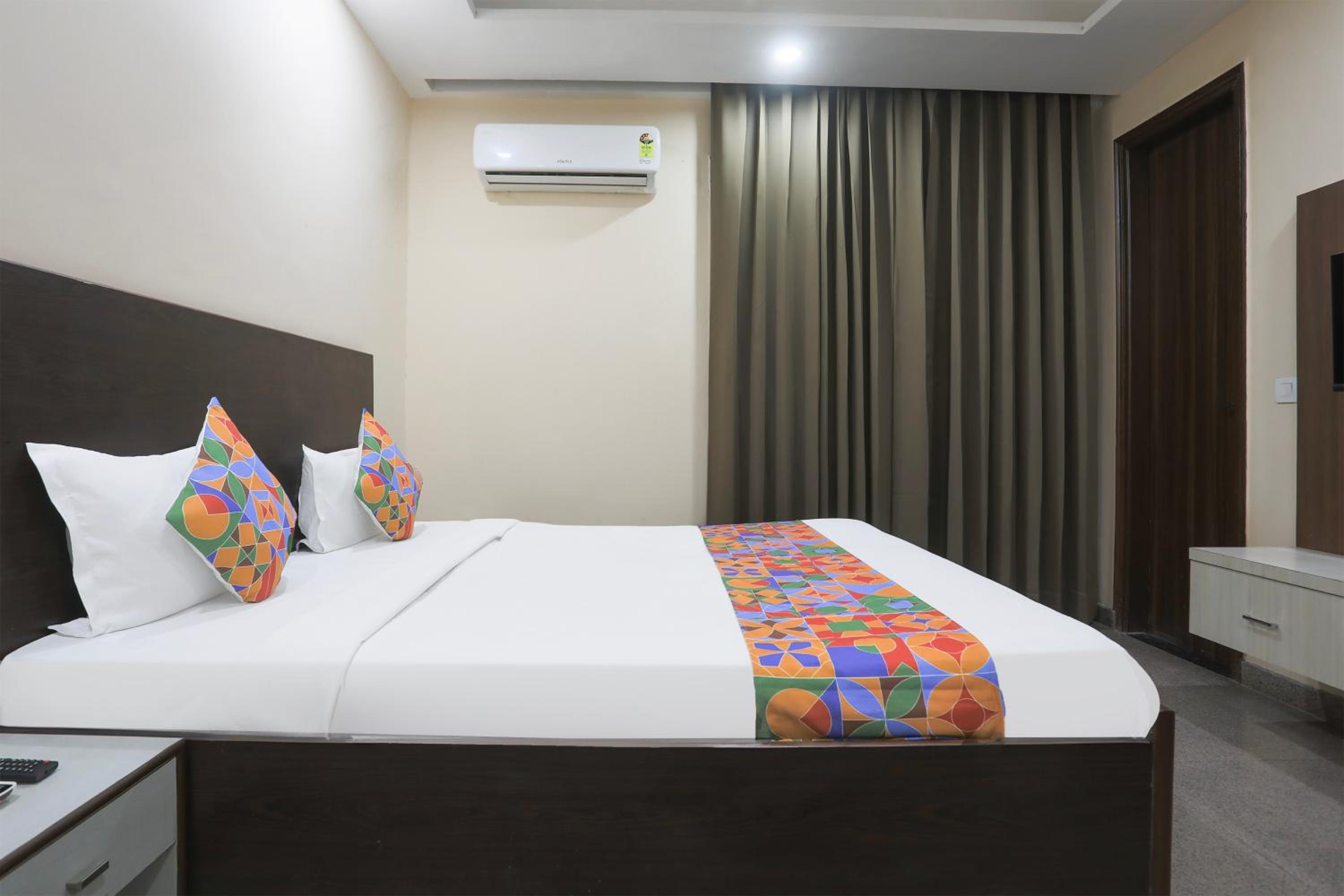 Gurgaon Vacations - FabHotel Bliss Premium - Property Image 4