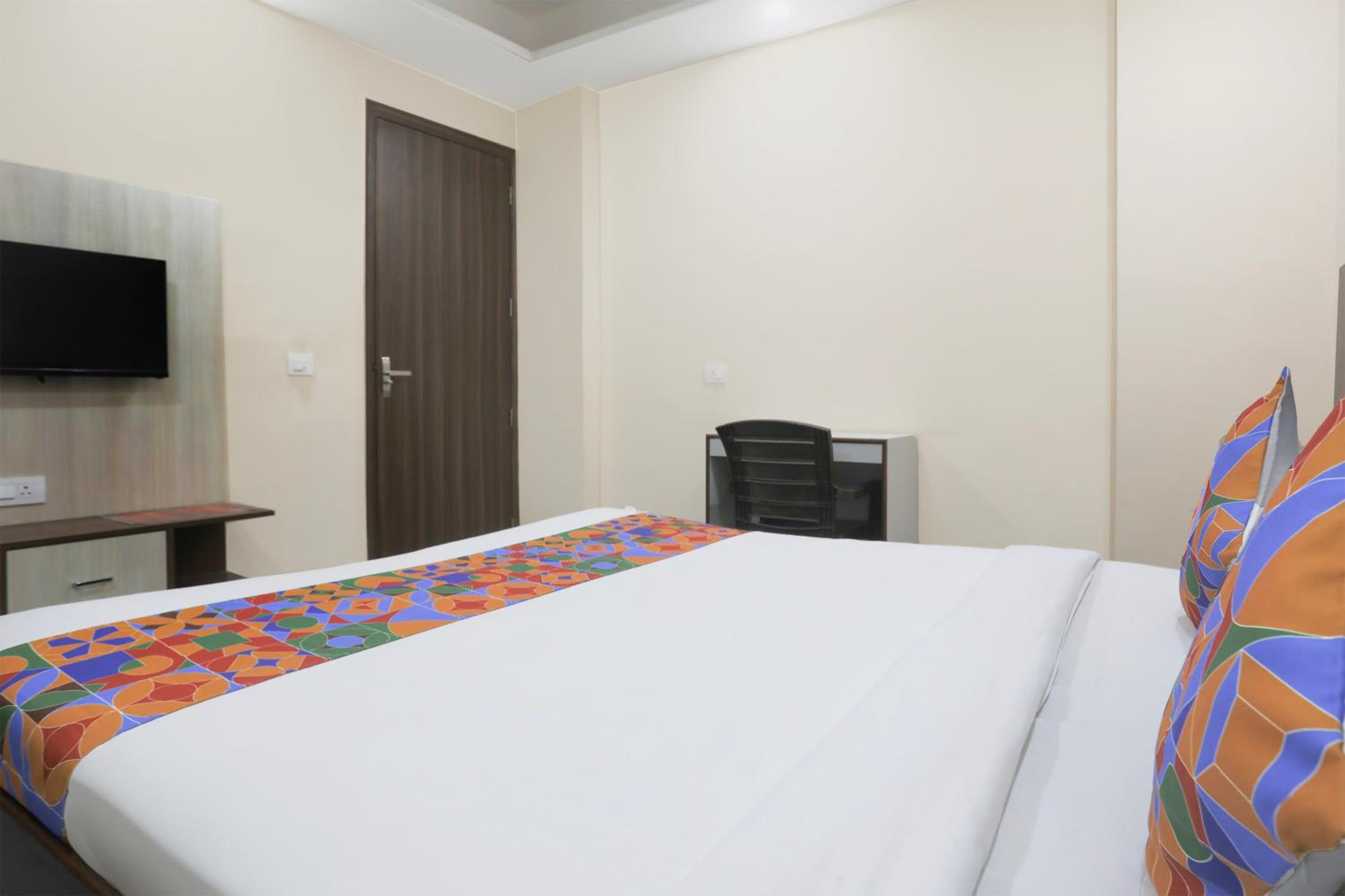 Gurgaon Vacations - FabHotel Bliss Premium - Property Image 6