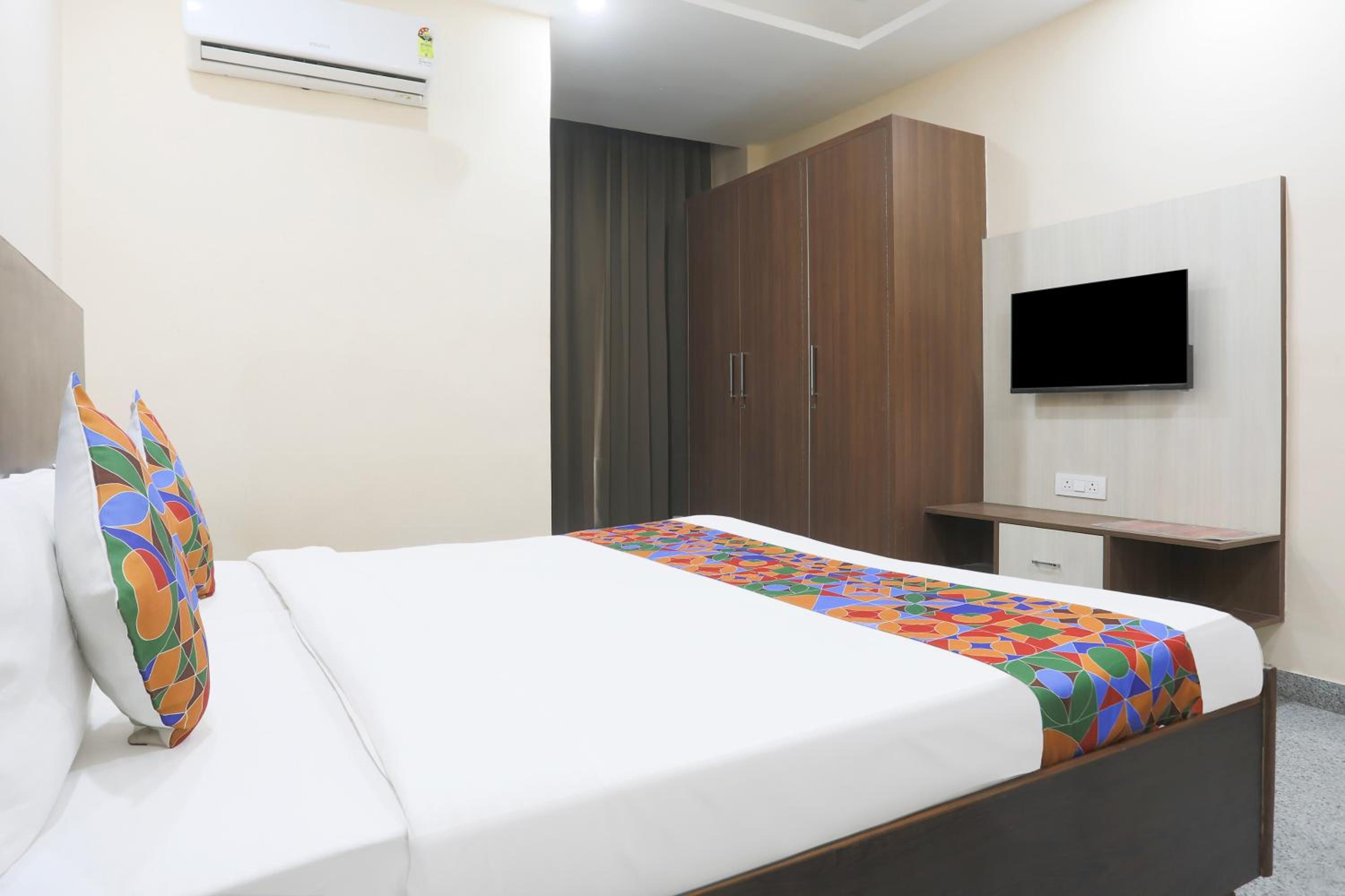 Gurgaon Vacations - FabHotel Bliss Premium - Property Image 7