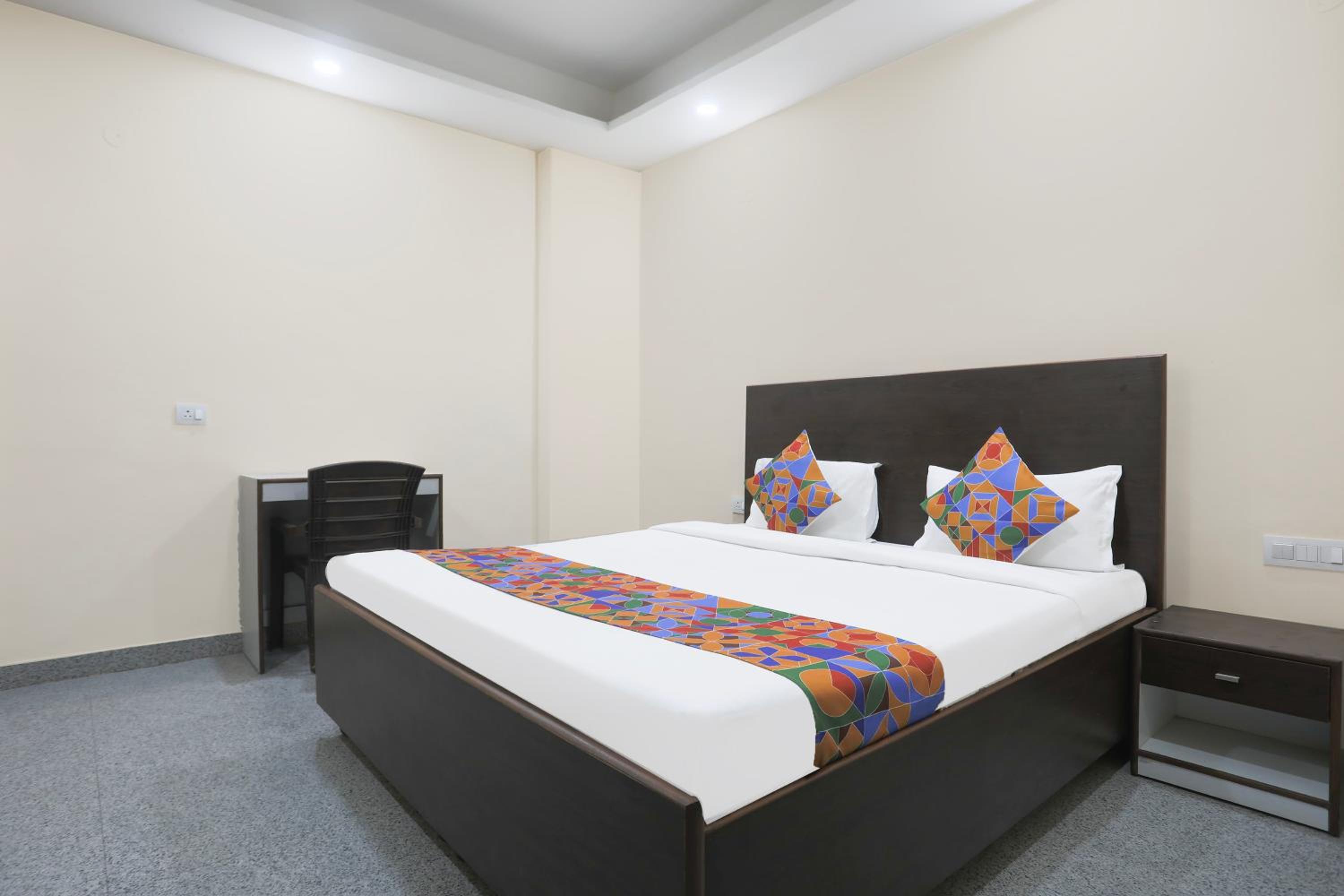 Gurgaon Vacations - FabHotel Bliss Premium - Property Image 8