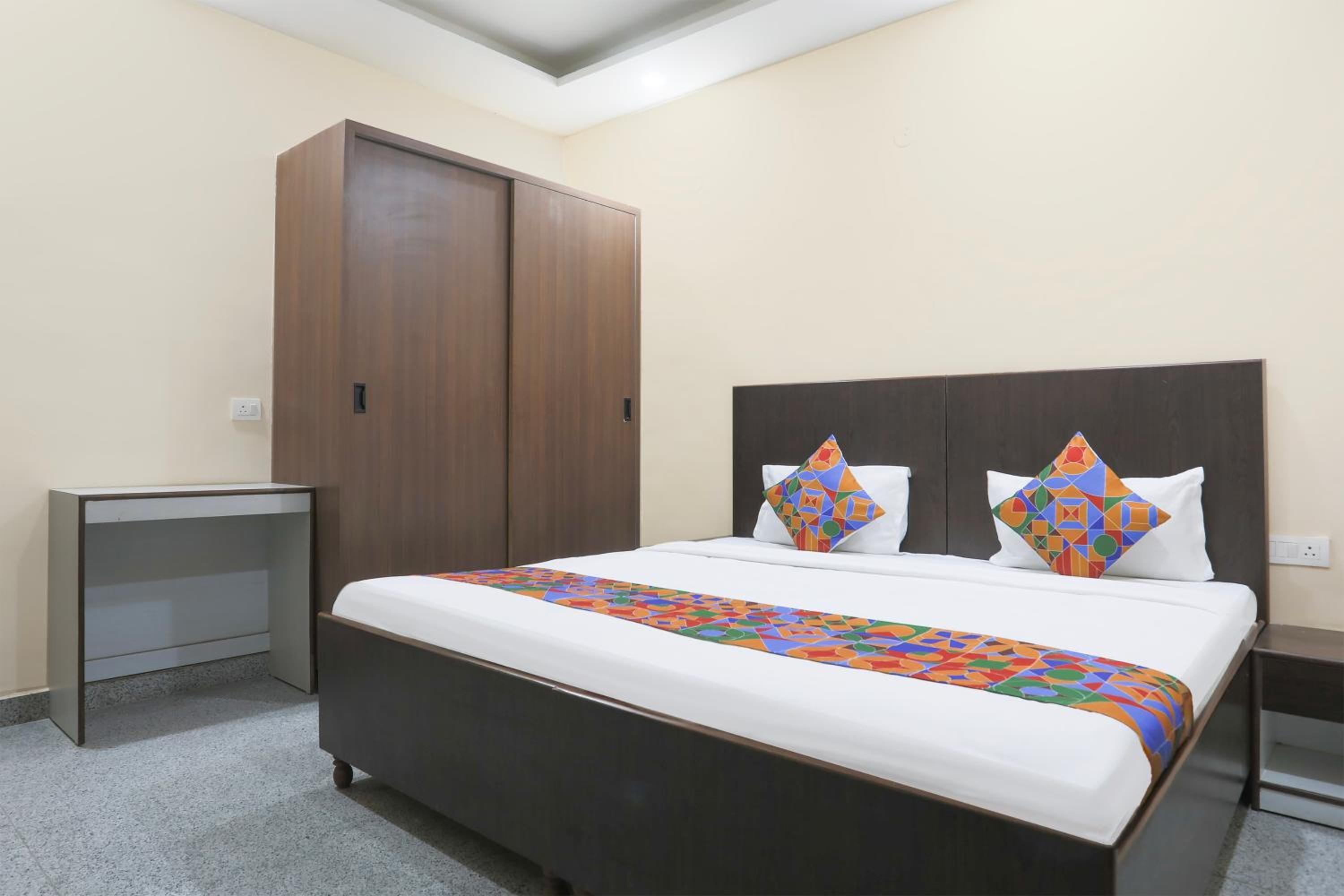 Gurgaon Vacations - FabHotel Bliss Premium - Property Image 3