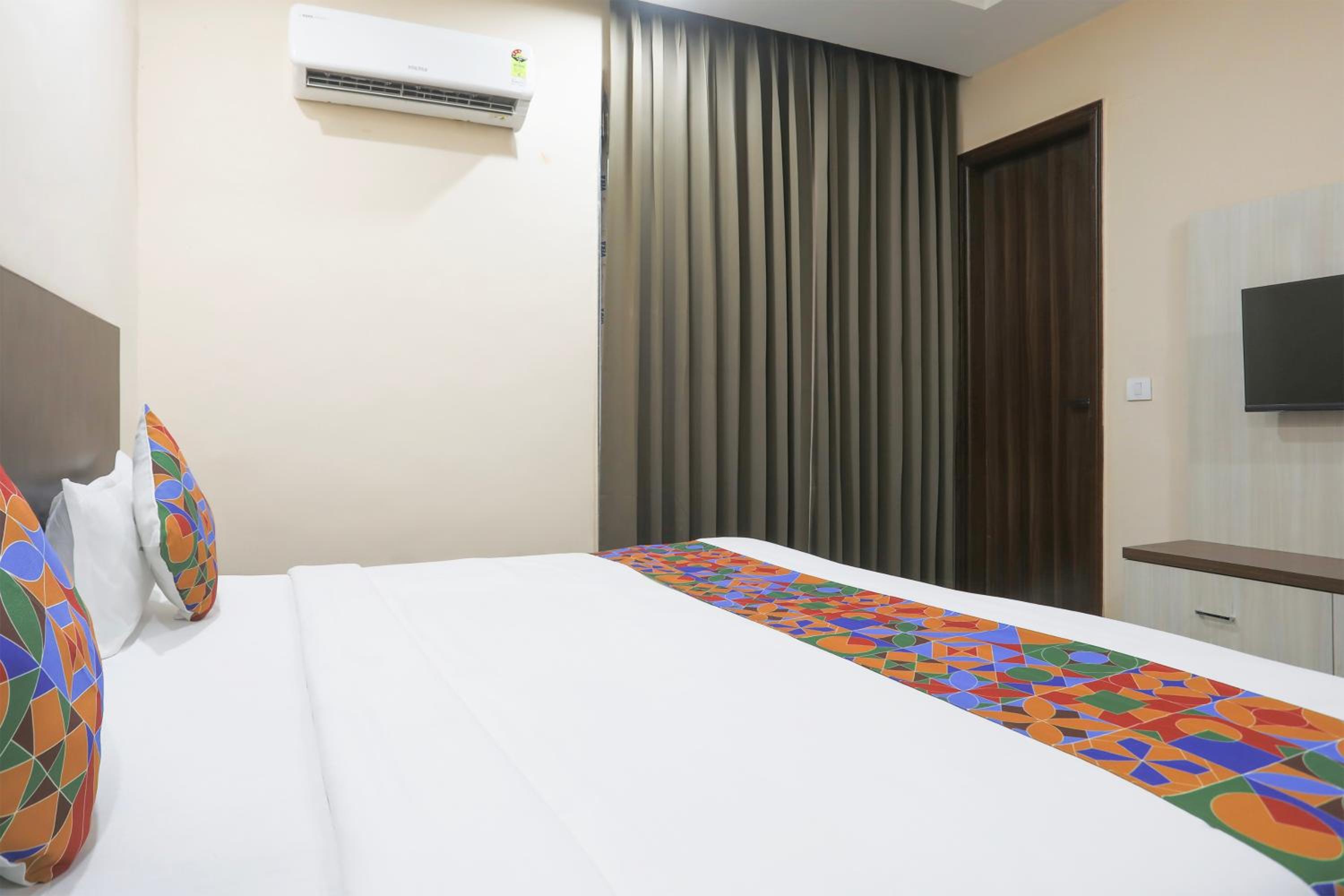 Gurgaon Vacations - FabHotel Bliss Premium - Property Image 13
