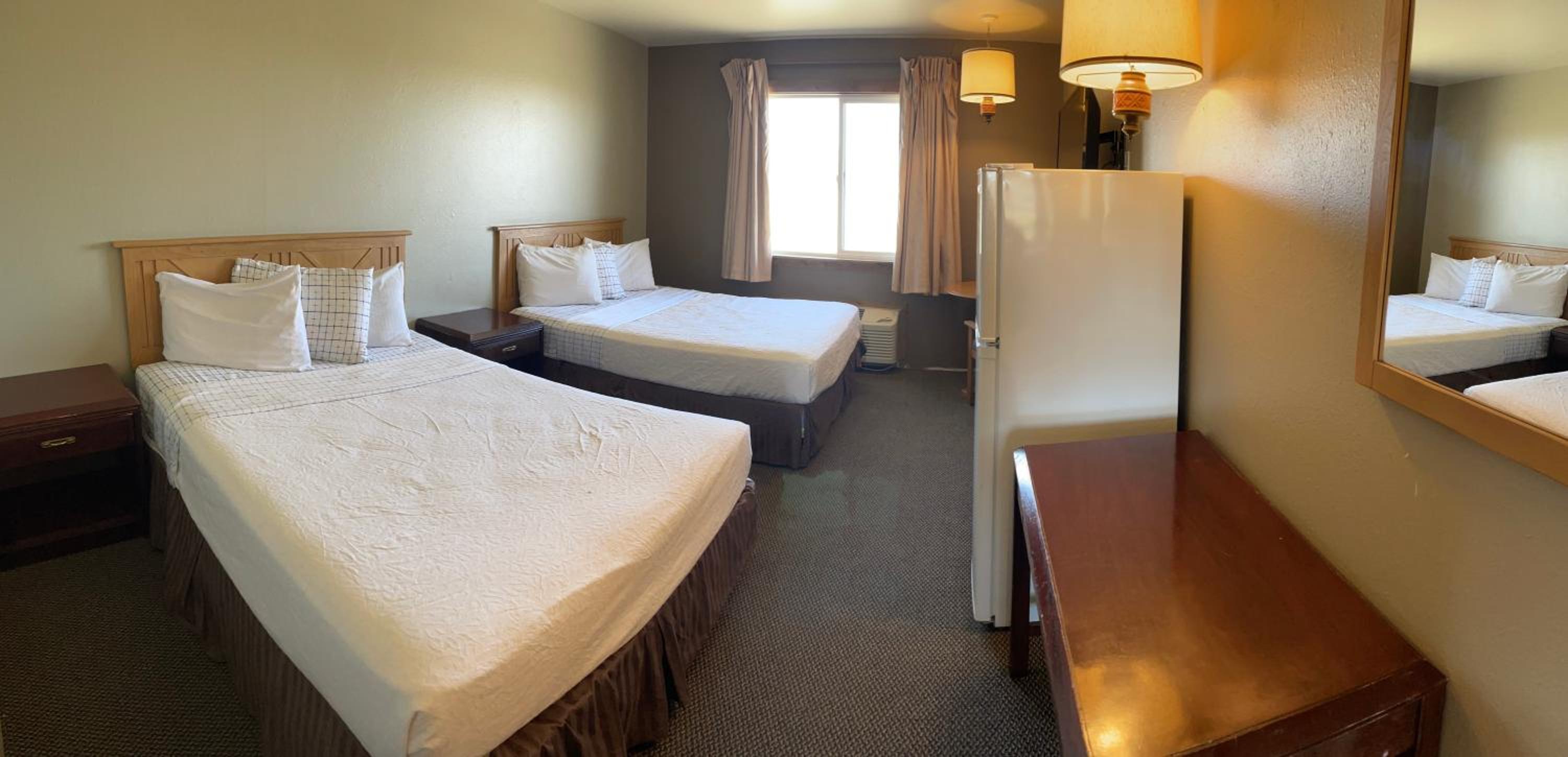Rawlins Vacations - Rawlins Western Lodge - Property Image 2