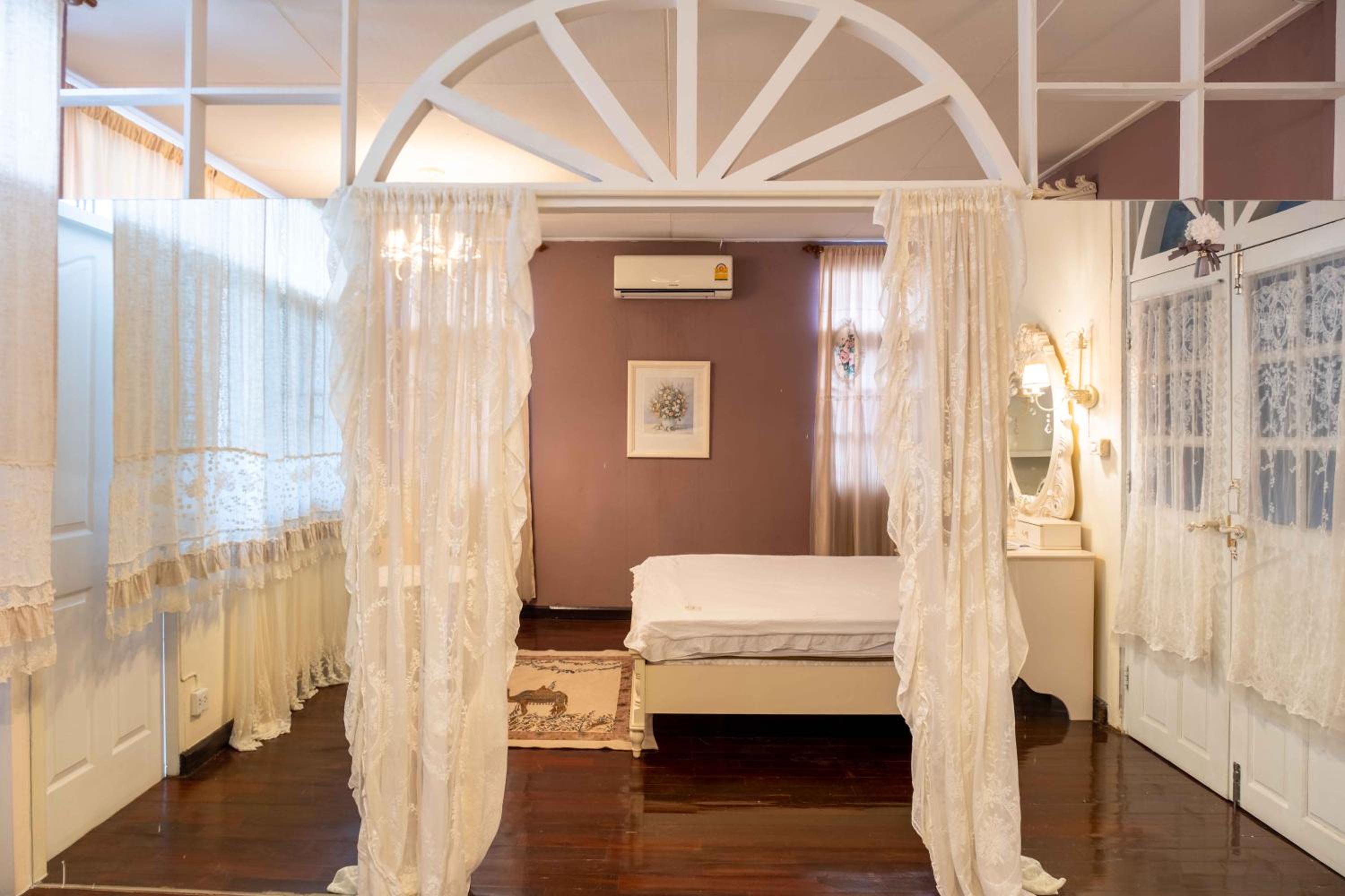 Miss Time Villa - Three Bedrooms and Two Bathrooms, Nimmanhaemin Road, Chiang Mai University