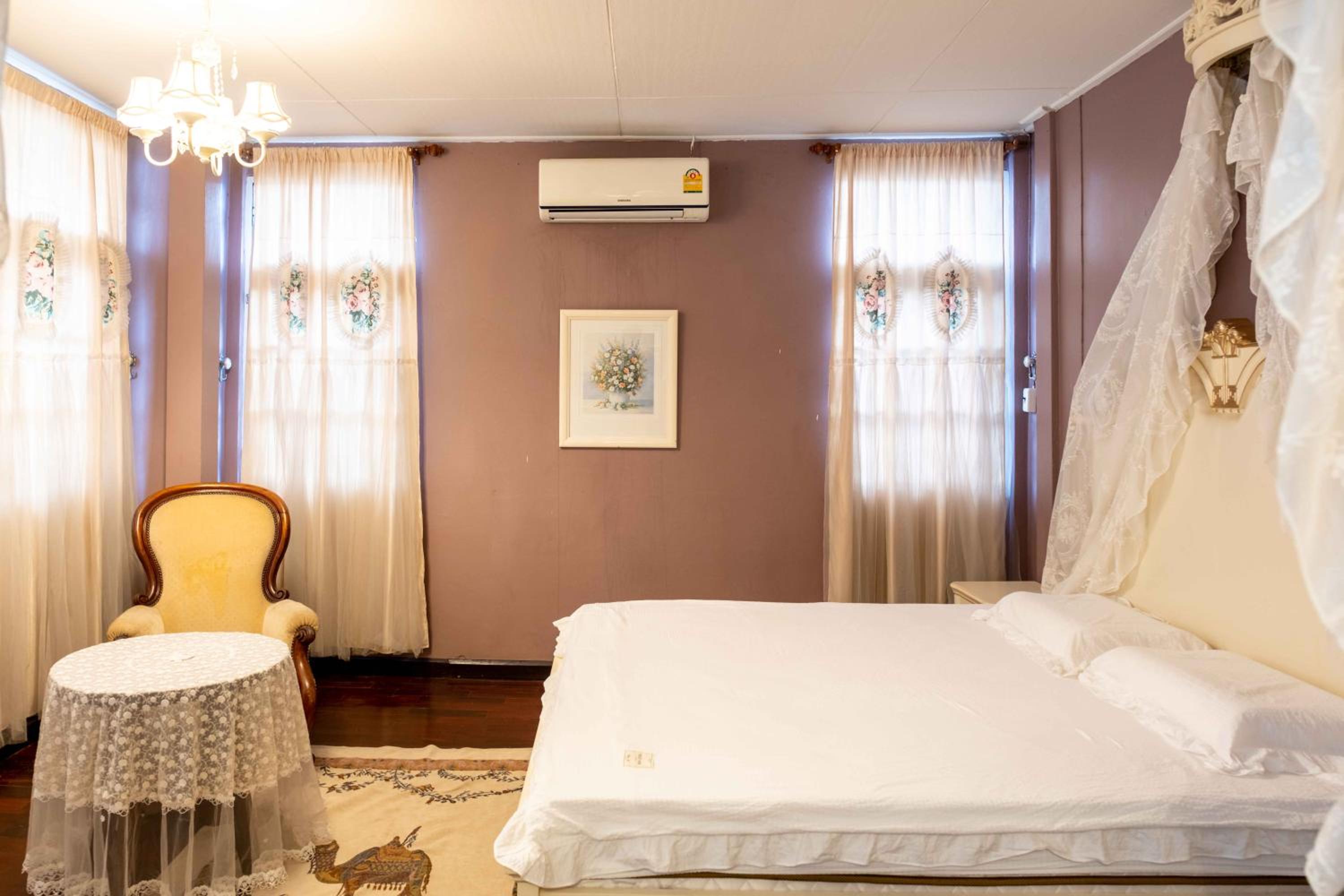 Miss Time Villa - Three Bedrooms and Two Bathrooms, Nimmanhaemin Road, Chiang Mai University
