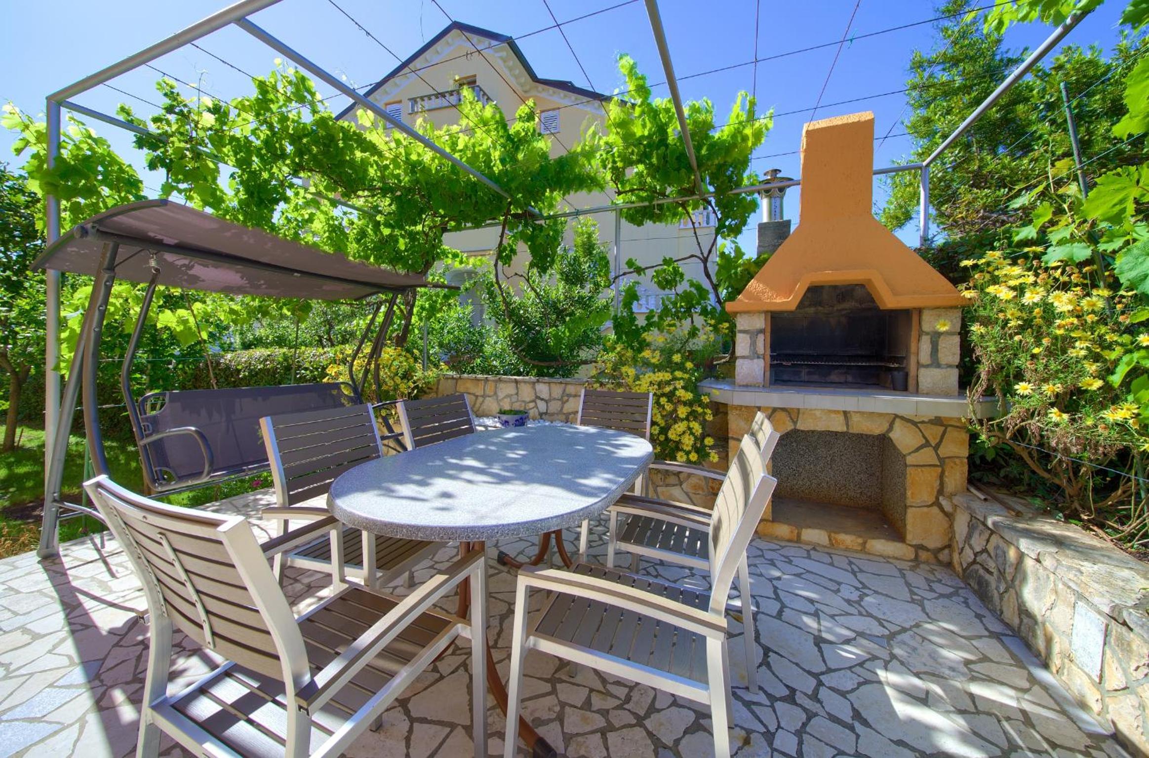 Apartment BAZINA - airconditioning, parking, 500m from the beach view 2