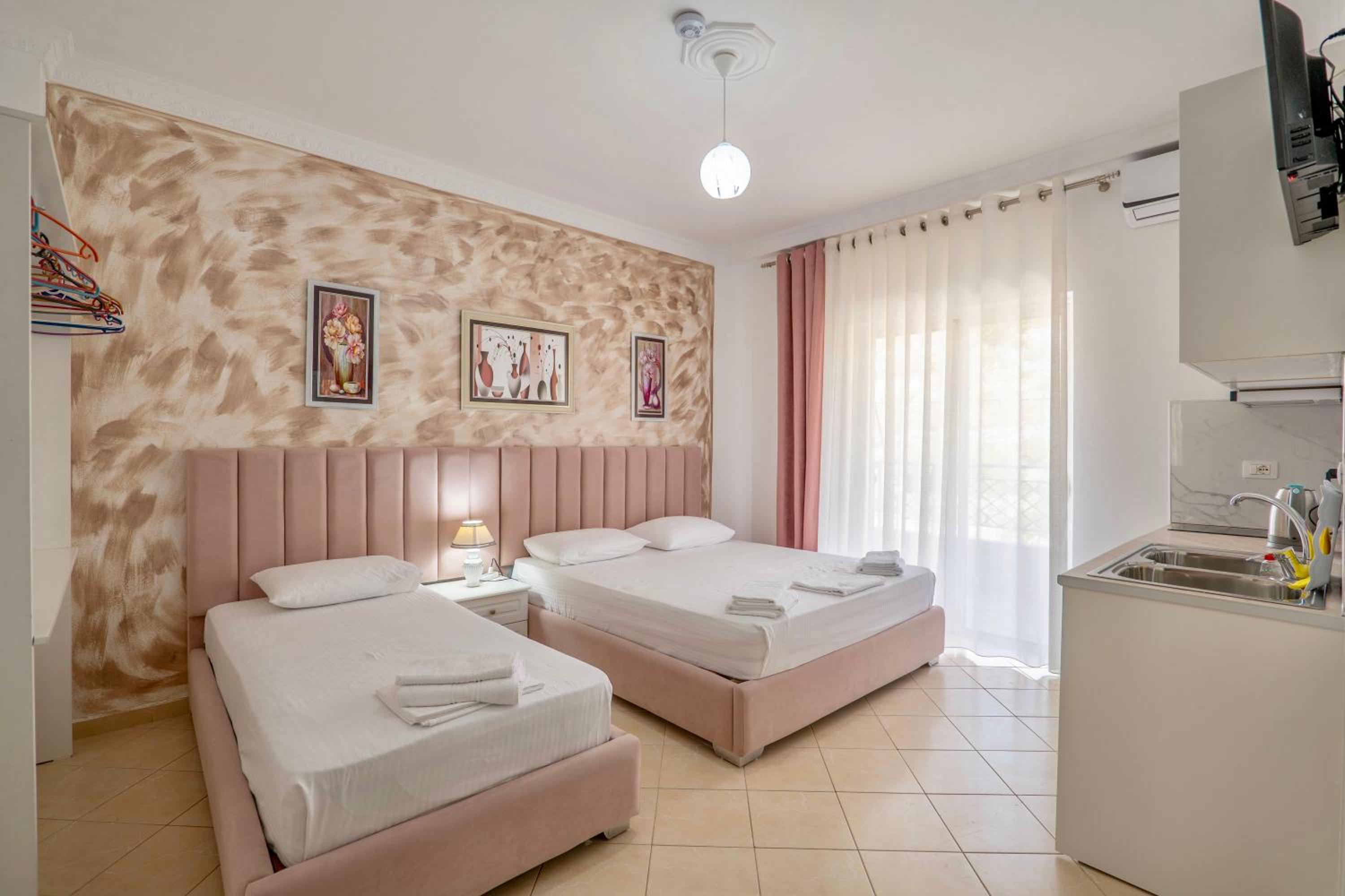 Eleni Guest House