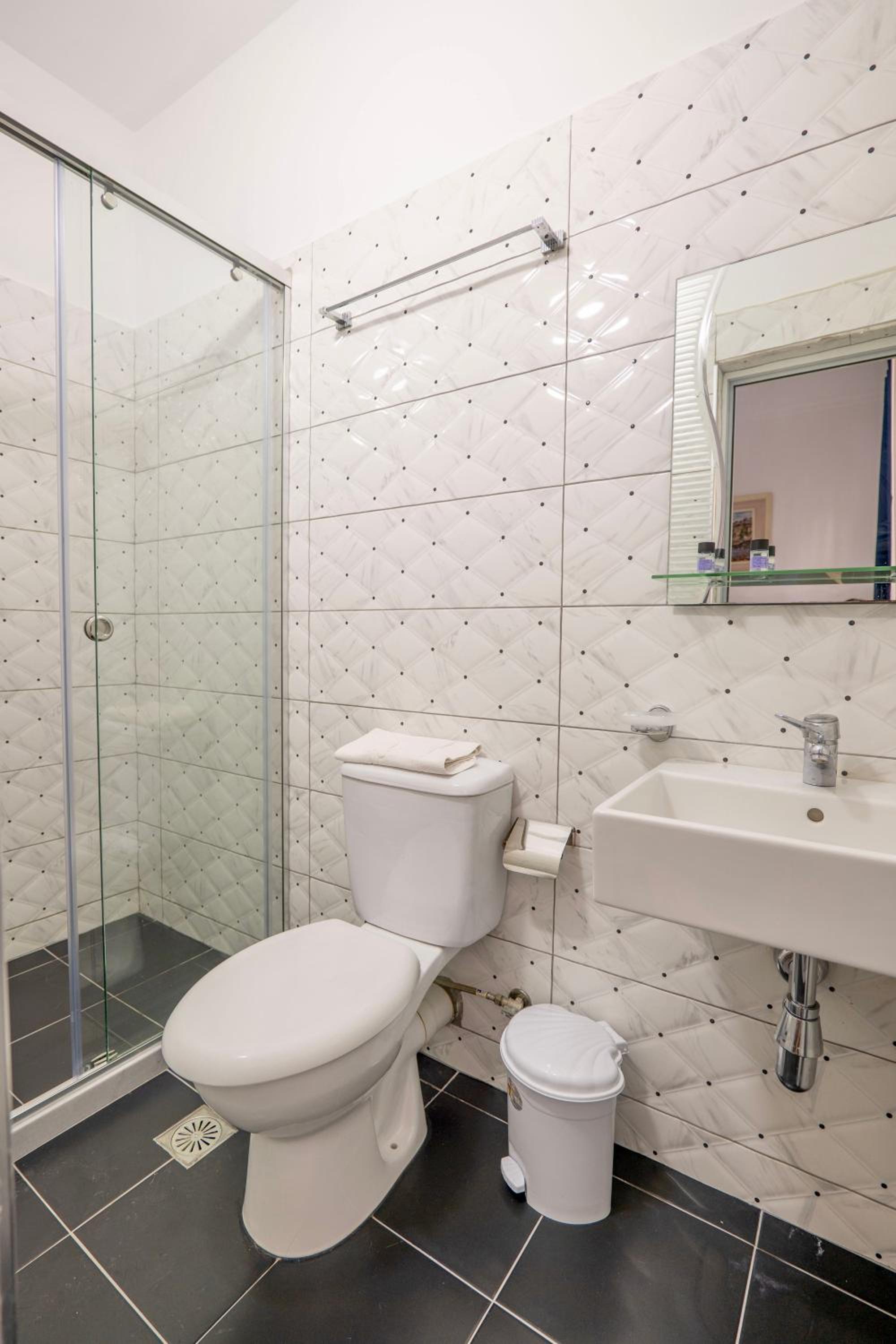 Eleni Guest House