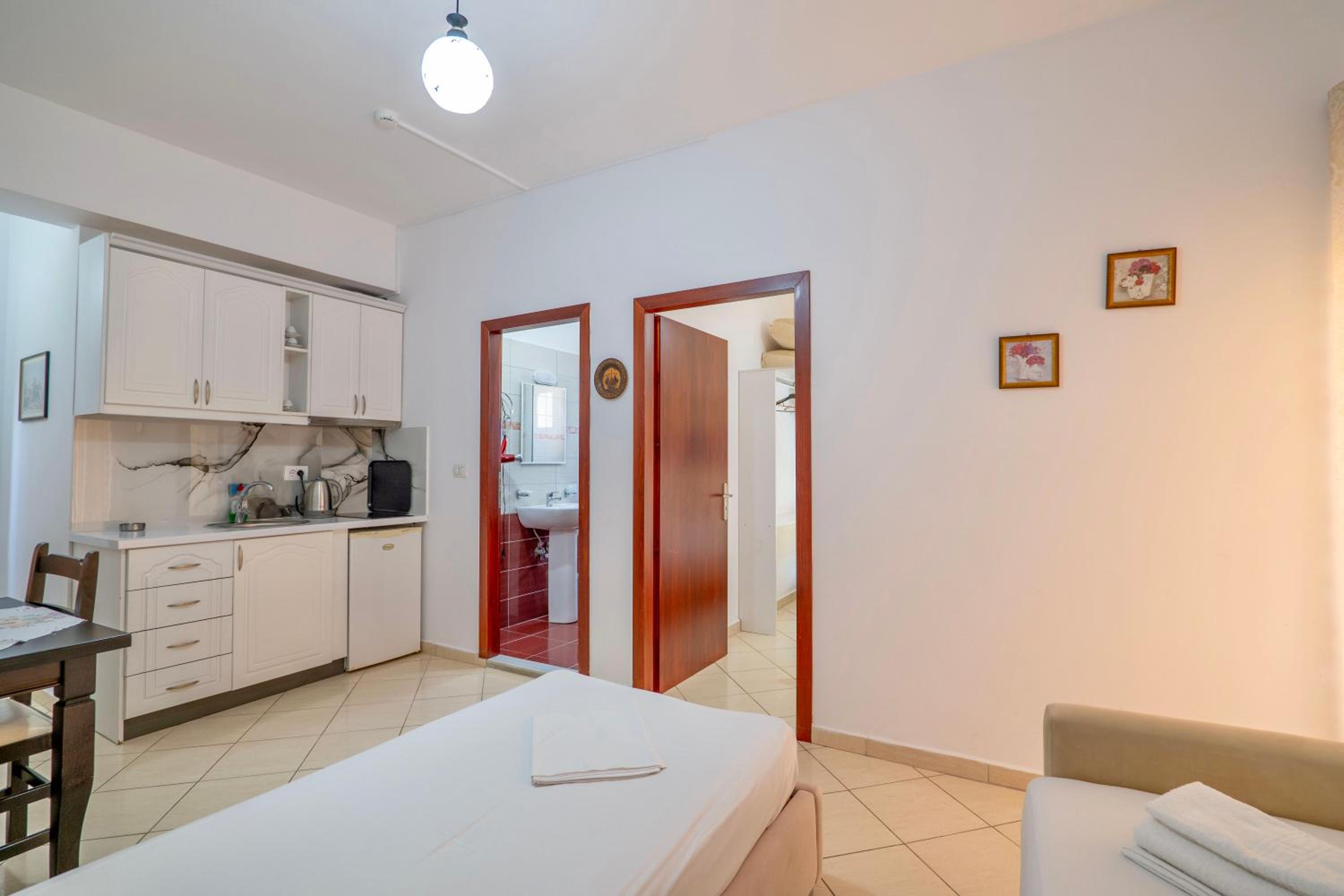 Eleni Guest House
