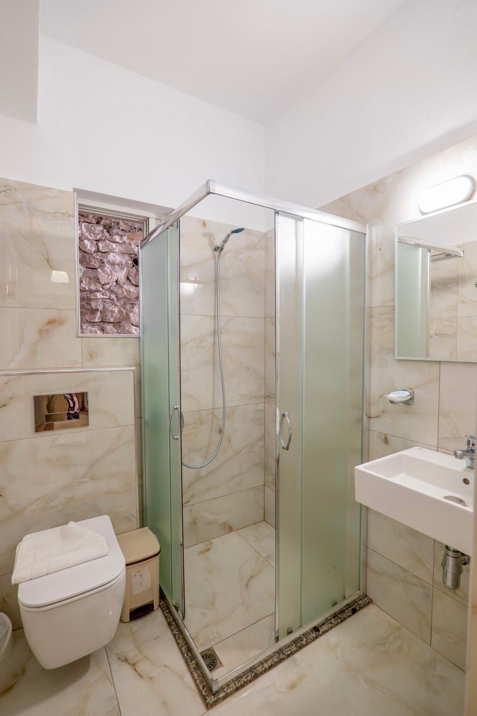 Eleni Guest House