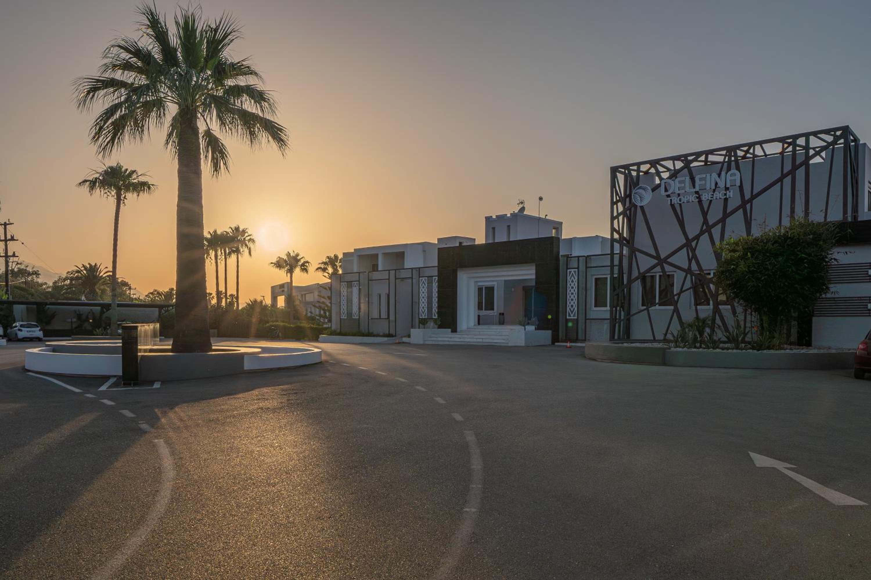 Delfina Tropic Beach