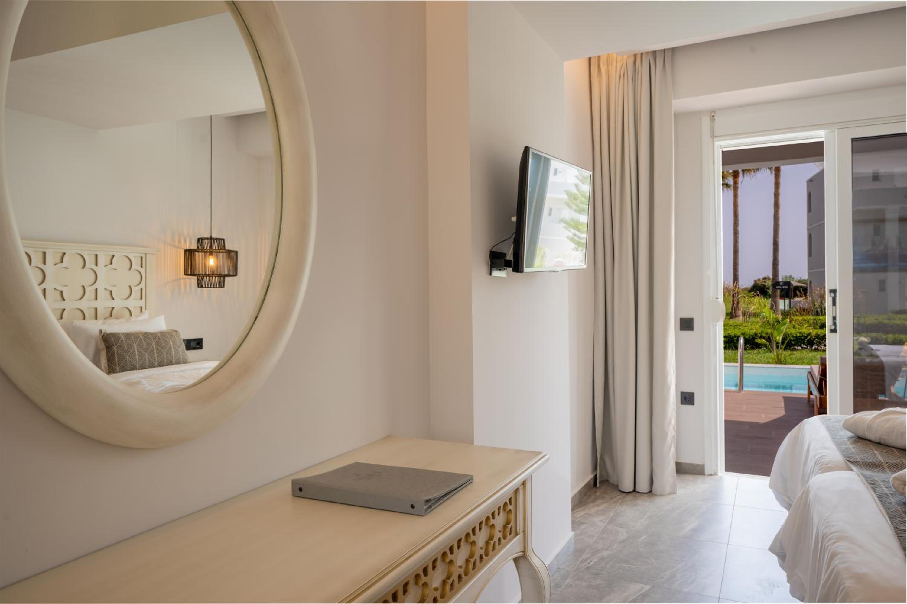 Delfina Tropic Beach