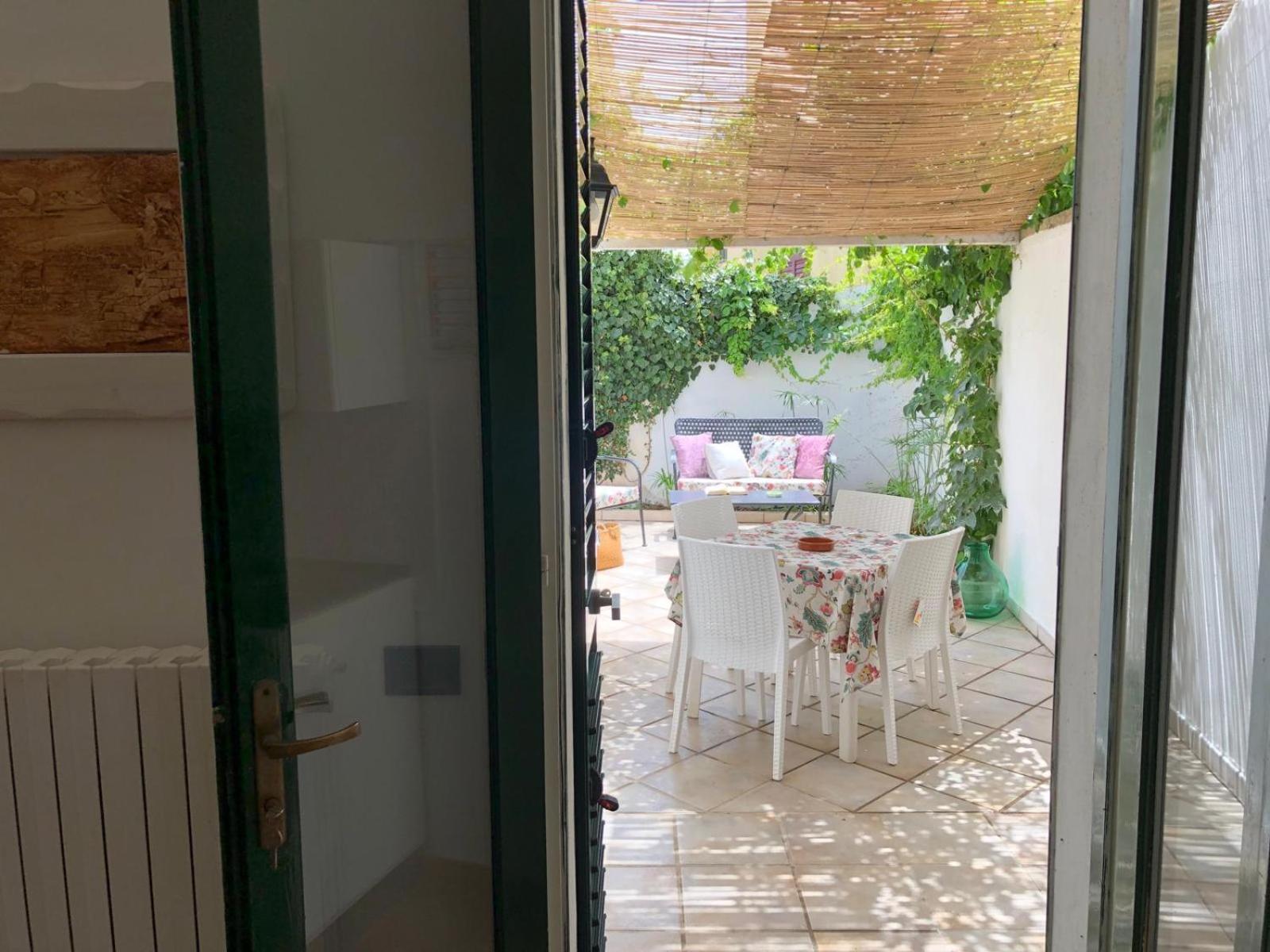 Lo Studio - Camilla's Guesthouse view 3