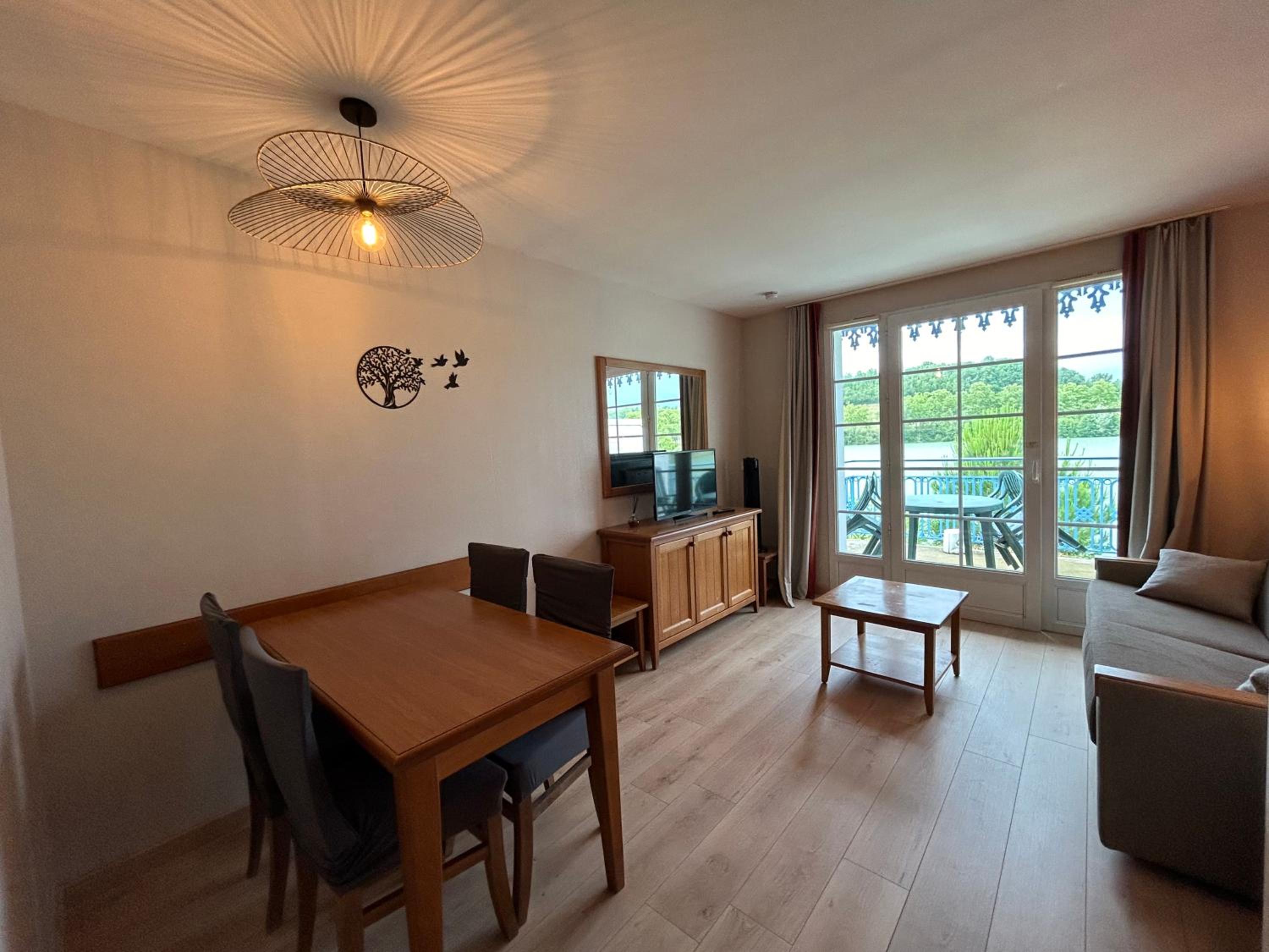Appt HAMEAU DU LAC, avec piscine view 3