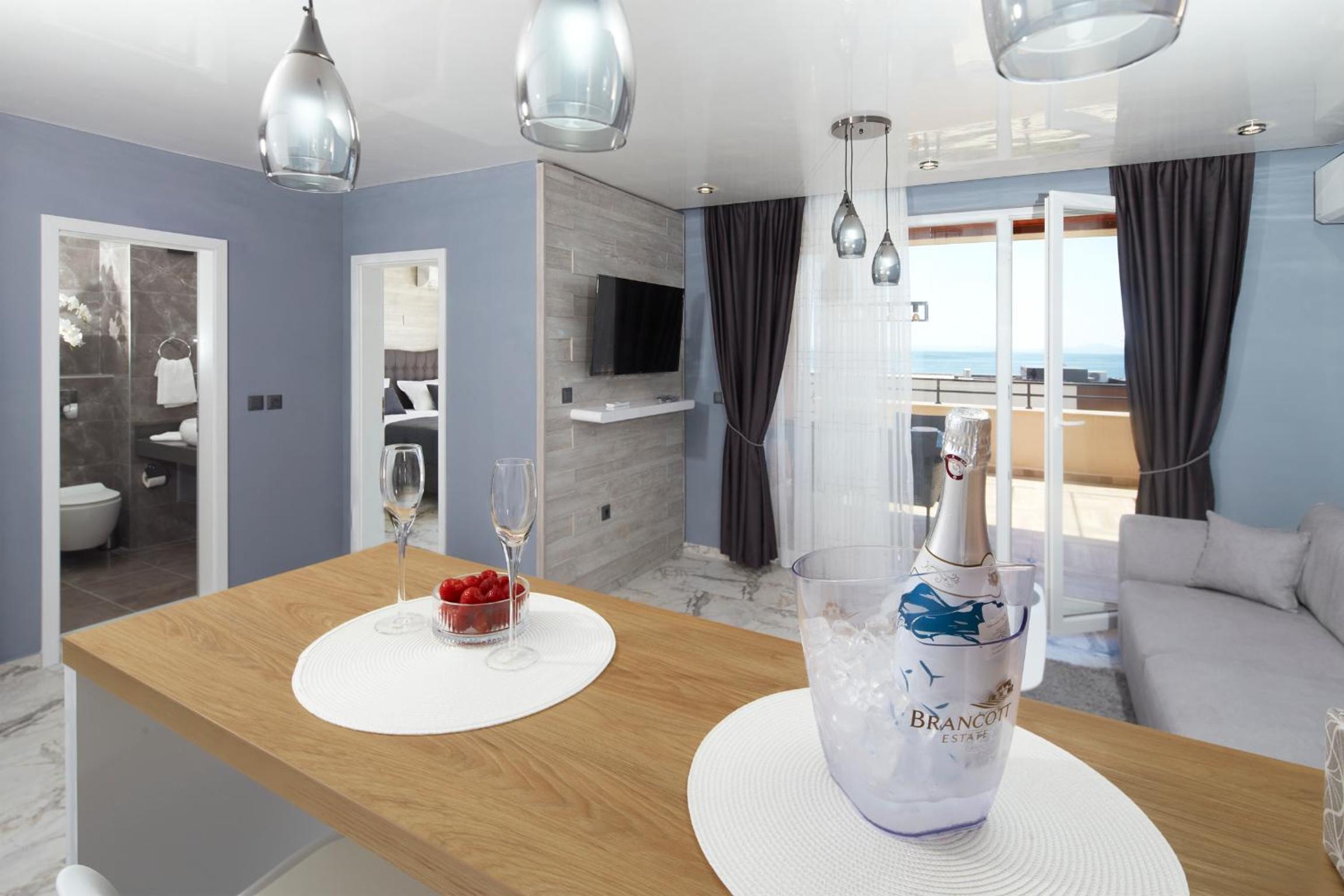 Niko's Sea View Apartments Deluxe view 2