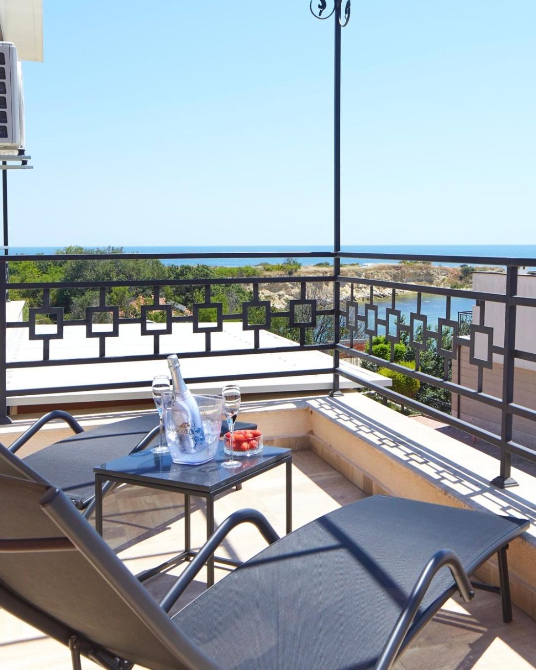 Niko's Sea View Apartments Deluxe