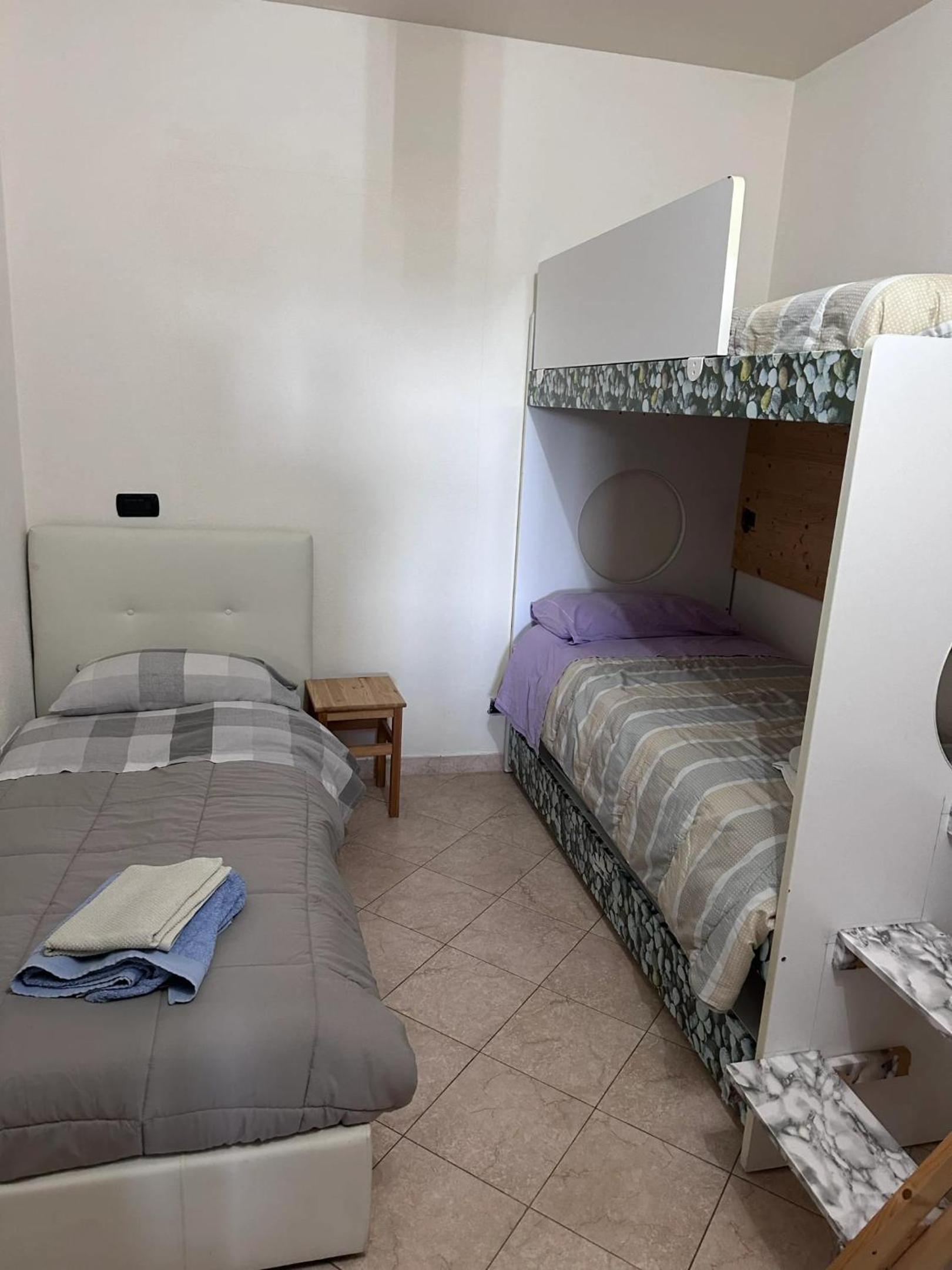2 bedrooms house with terrace and wifi at Sanremo 2 km away from the beach view 2