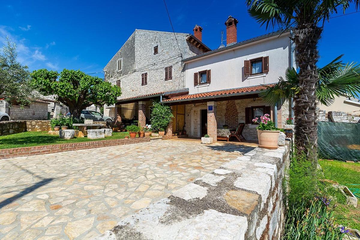 Stone house Graziella Funtana view 3