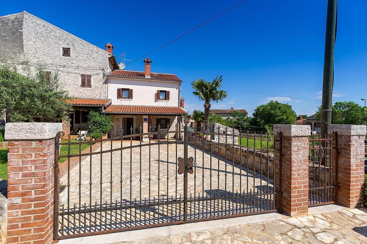 Stone house Graziella Funtana view 4