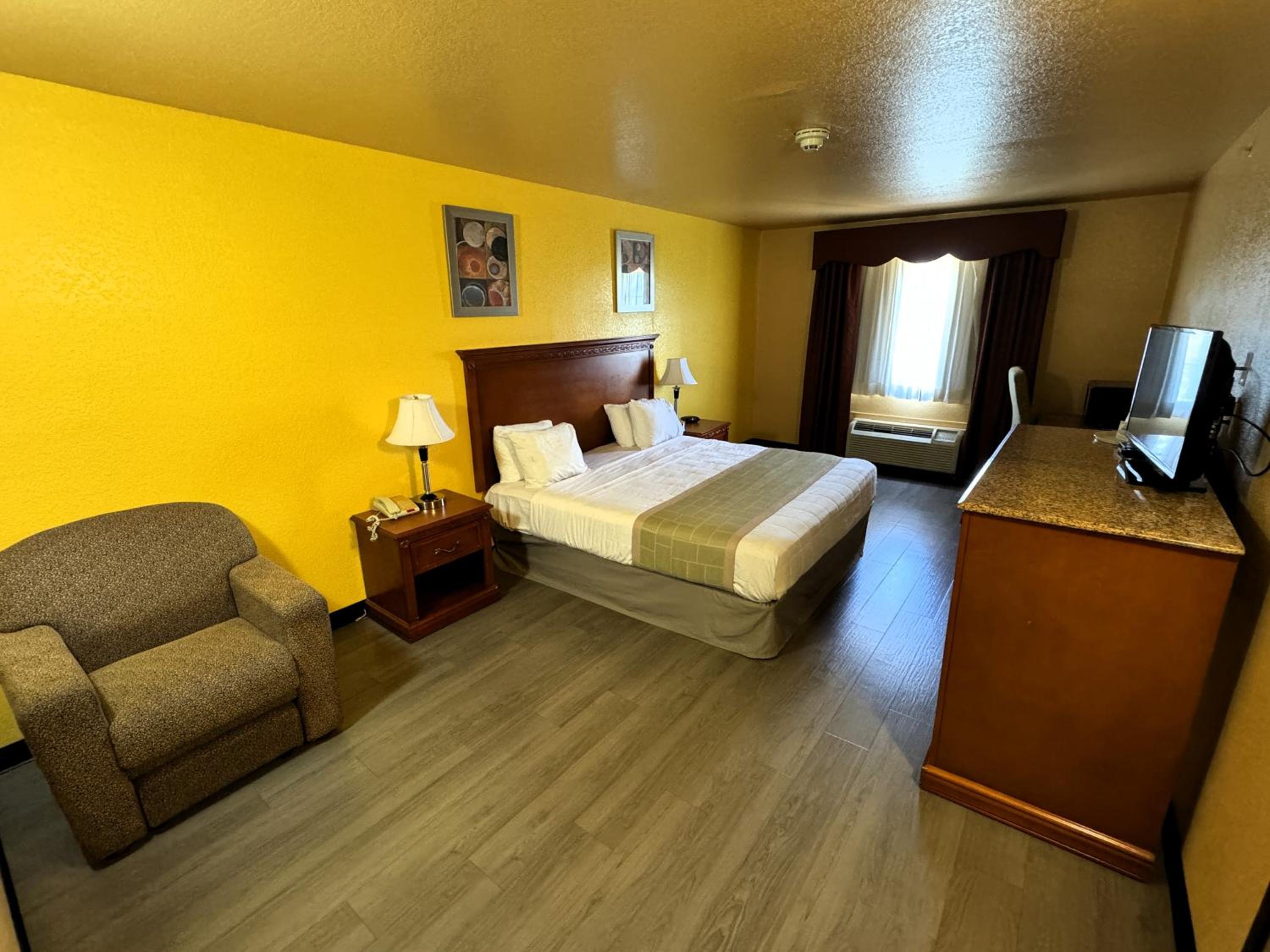 McAlester Vacations - McAlester Inn and Suites - Property Image 1