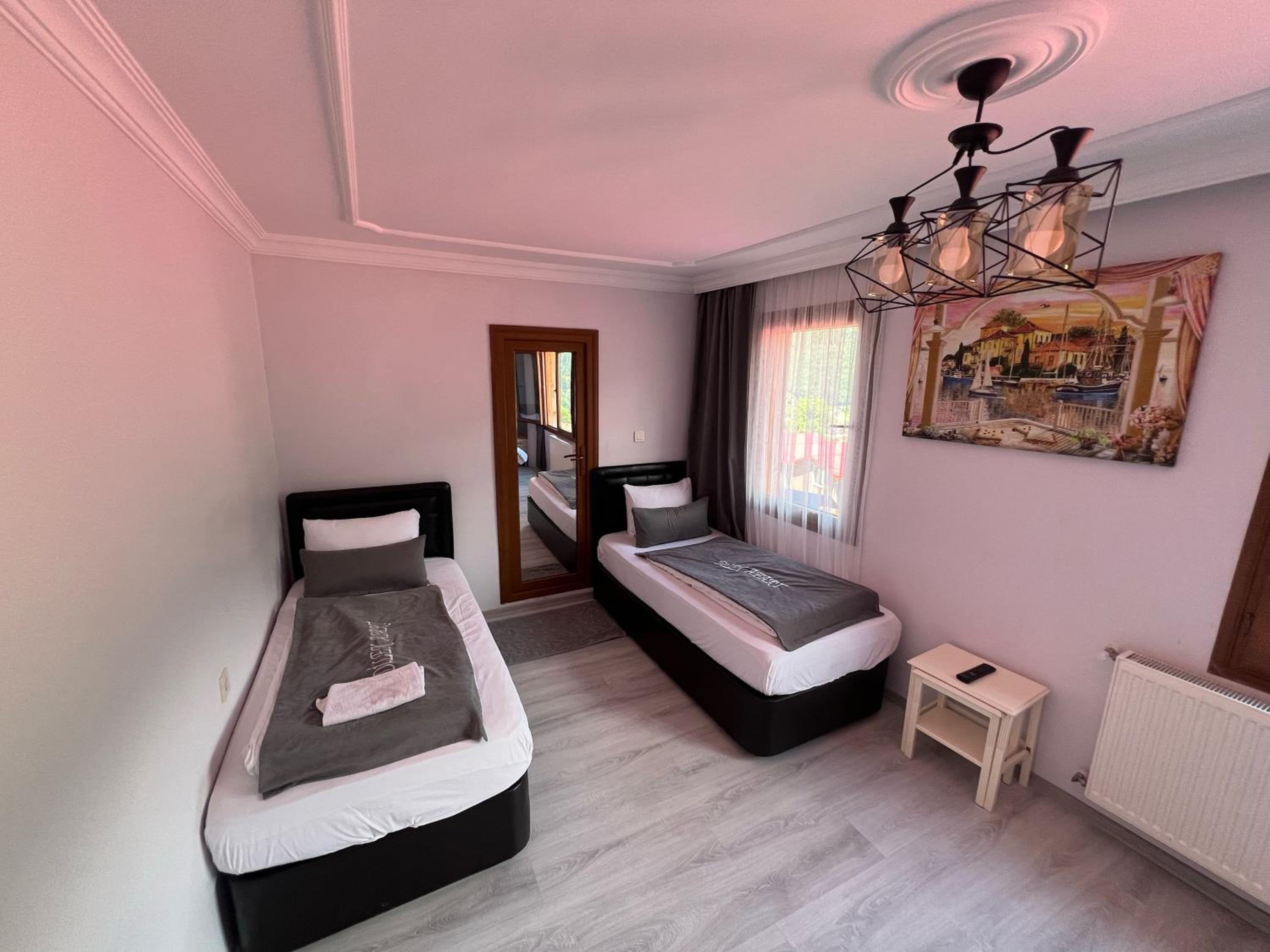 Dilek Apart