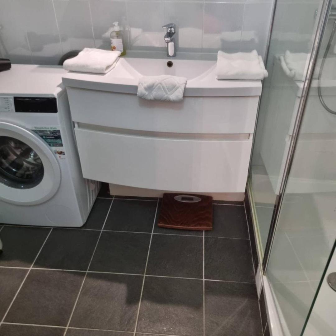 GuestReady-Spacious apartment near Exhibition Park