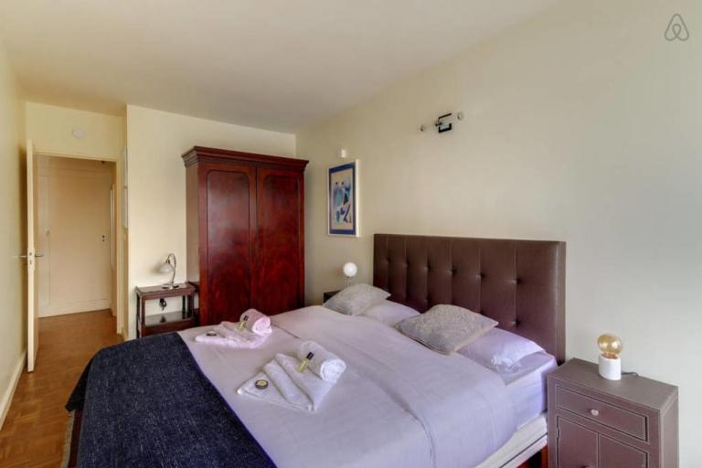 GuestReady-Spacious apartment near Exhibition Park
