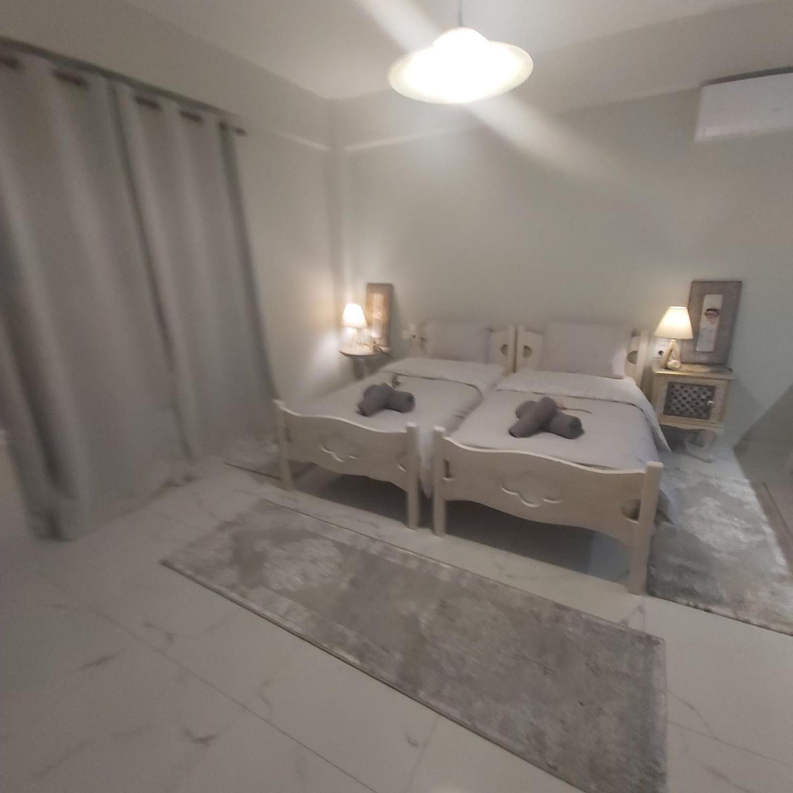 Eytyhias Yard Apartments in Poros