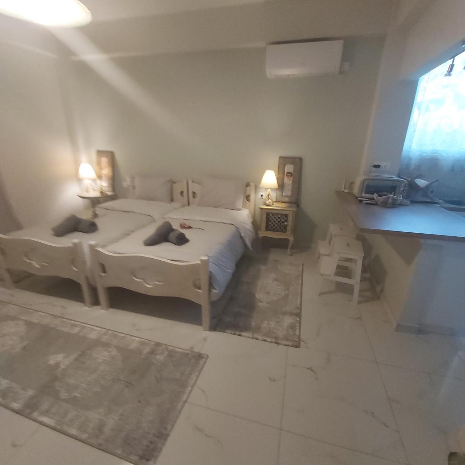 Eytyhias Yard Apartments in Poros