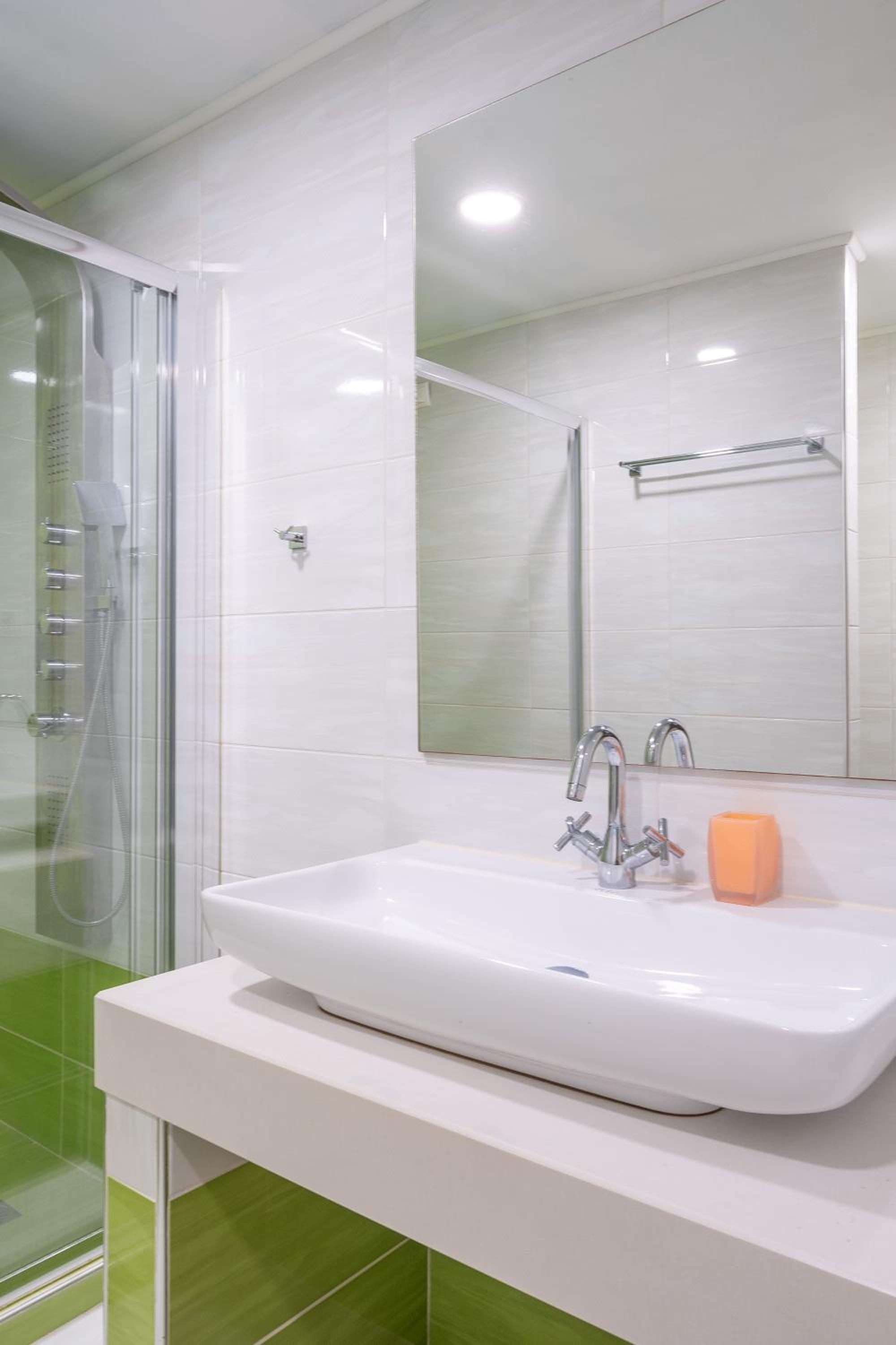 Vliho Bay Suites & Apartments