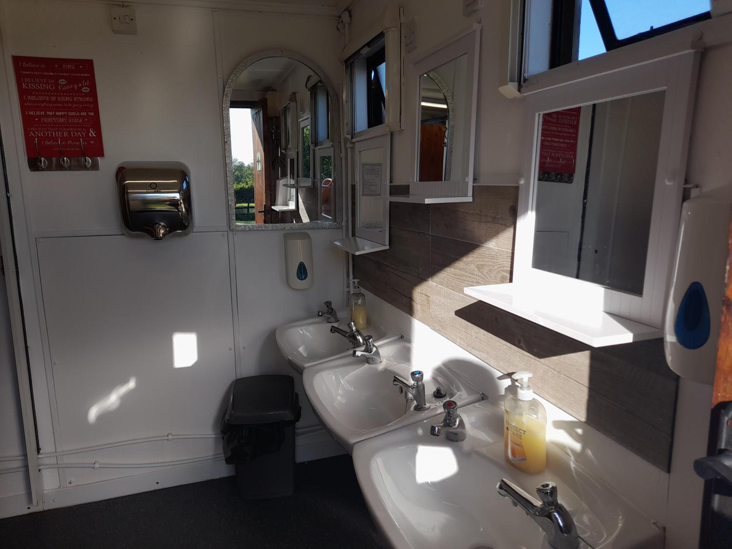 Mousley House Farm Campsite and Glamping