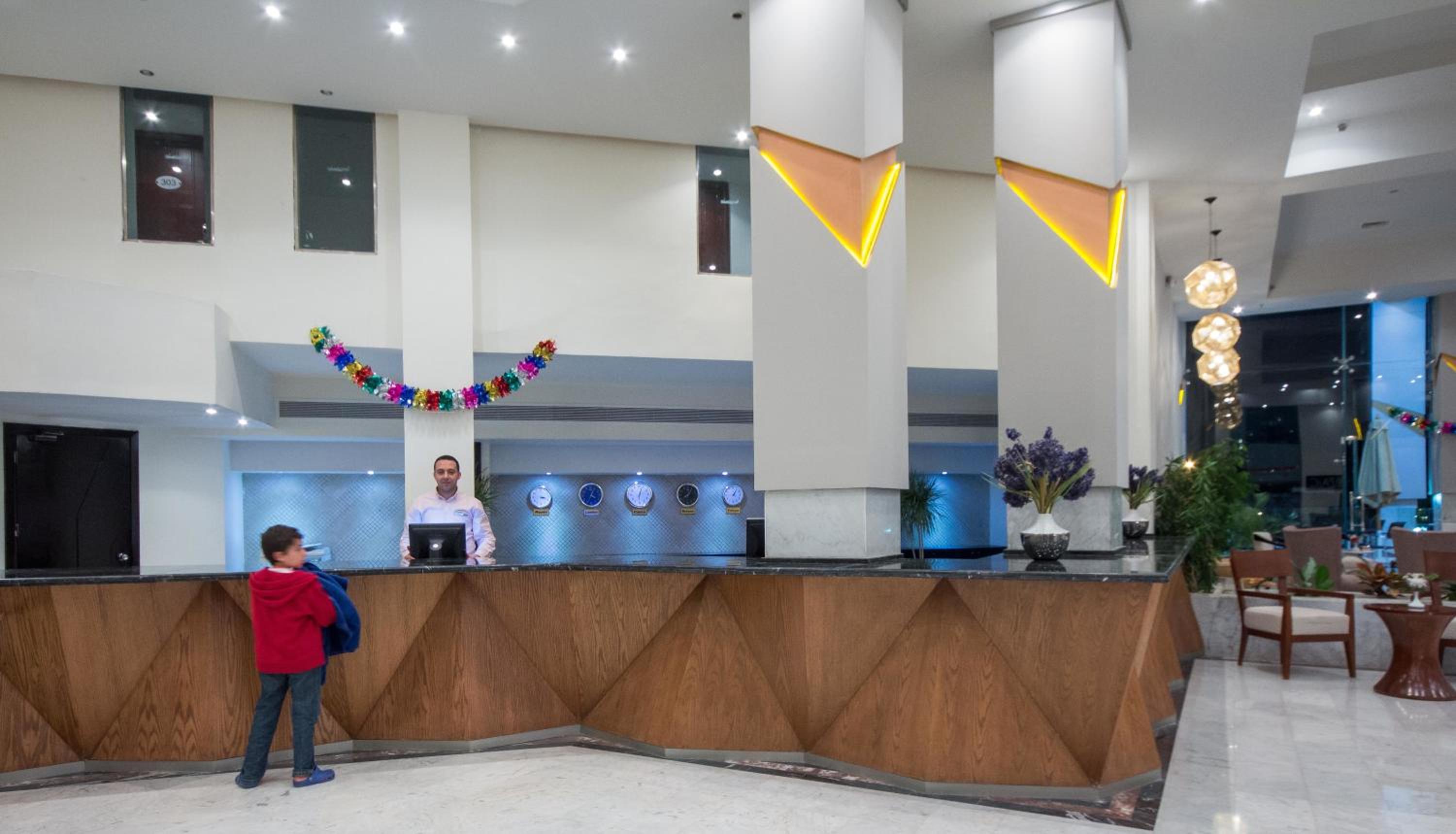 Lobby & Reception