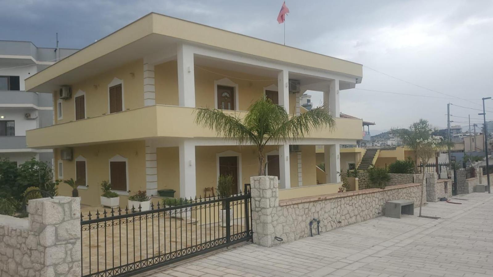 Doni Apartments