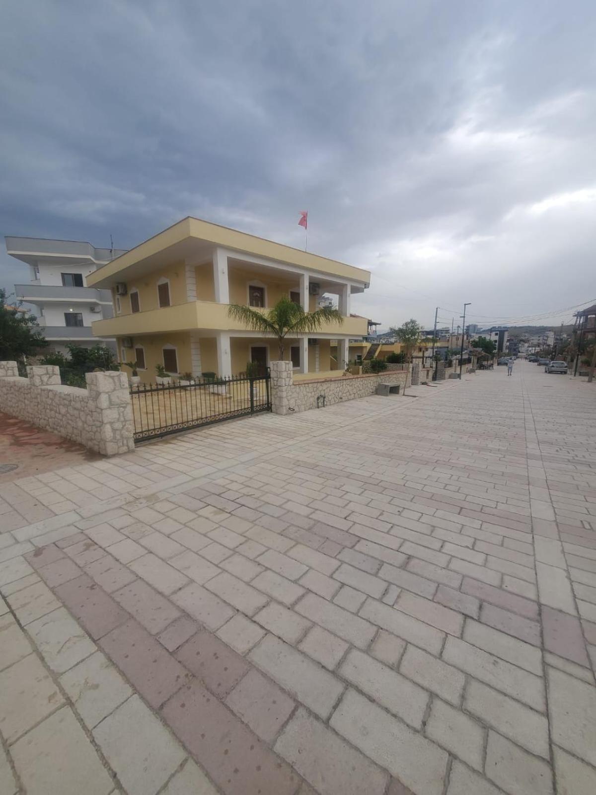 Doni Apartments