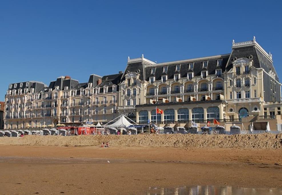 Port-Guillaume, résidence de vacances avec mer & piscine view 4