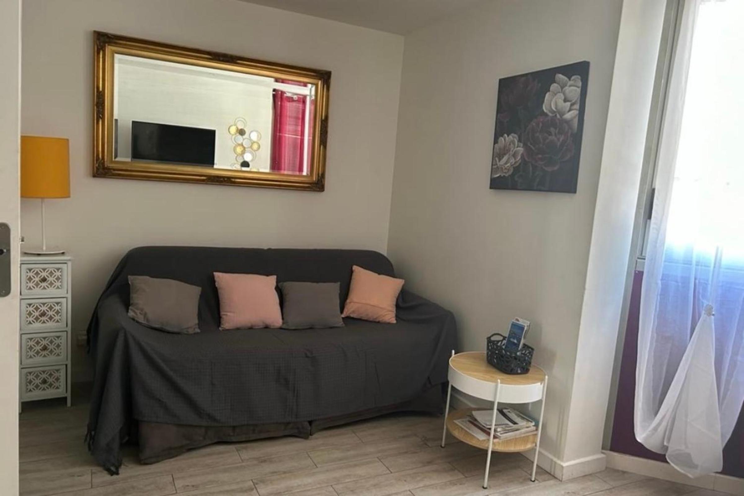 Studio At 200m From Beach Residence With Pool photo 5