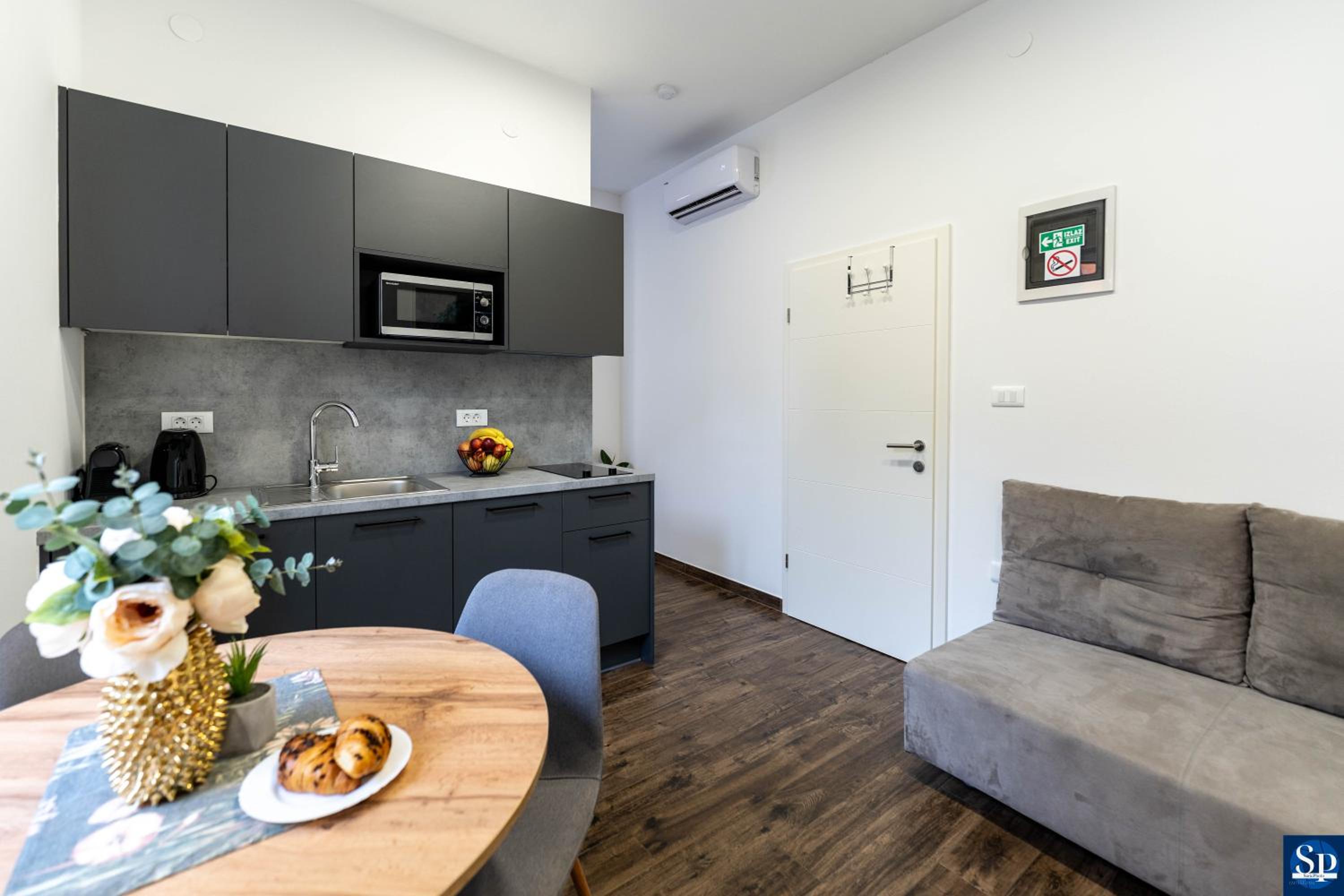 Photo 59