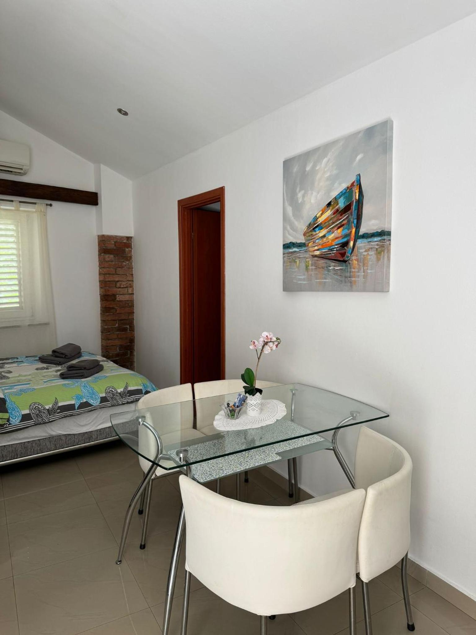 Apartments Ascic