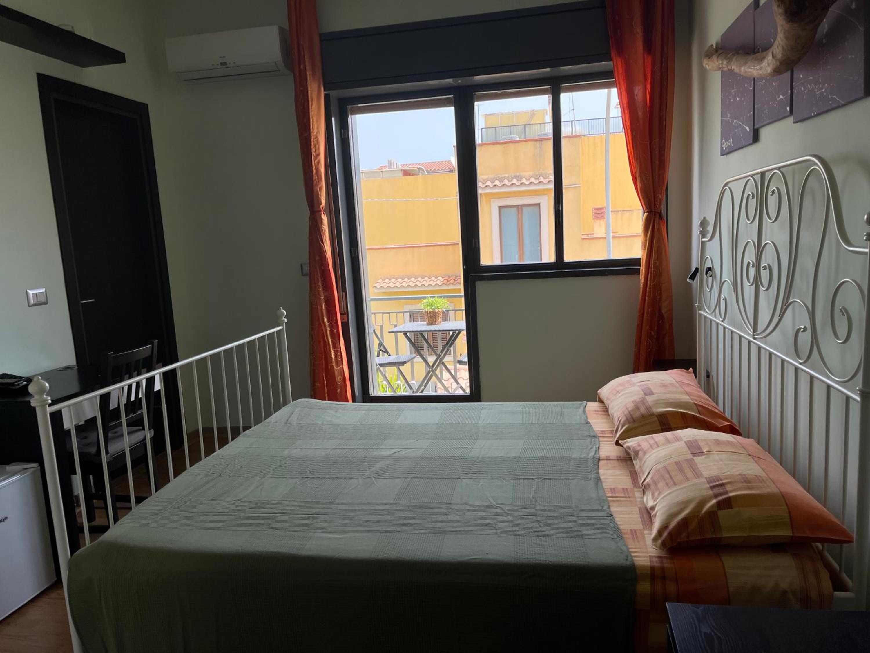 Nemi rooms