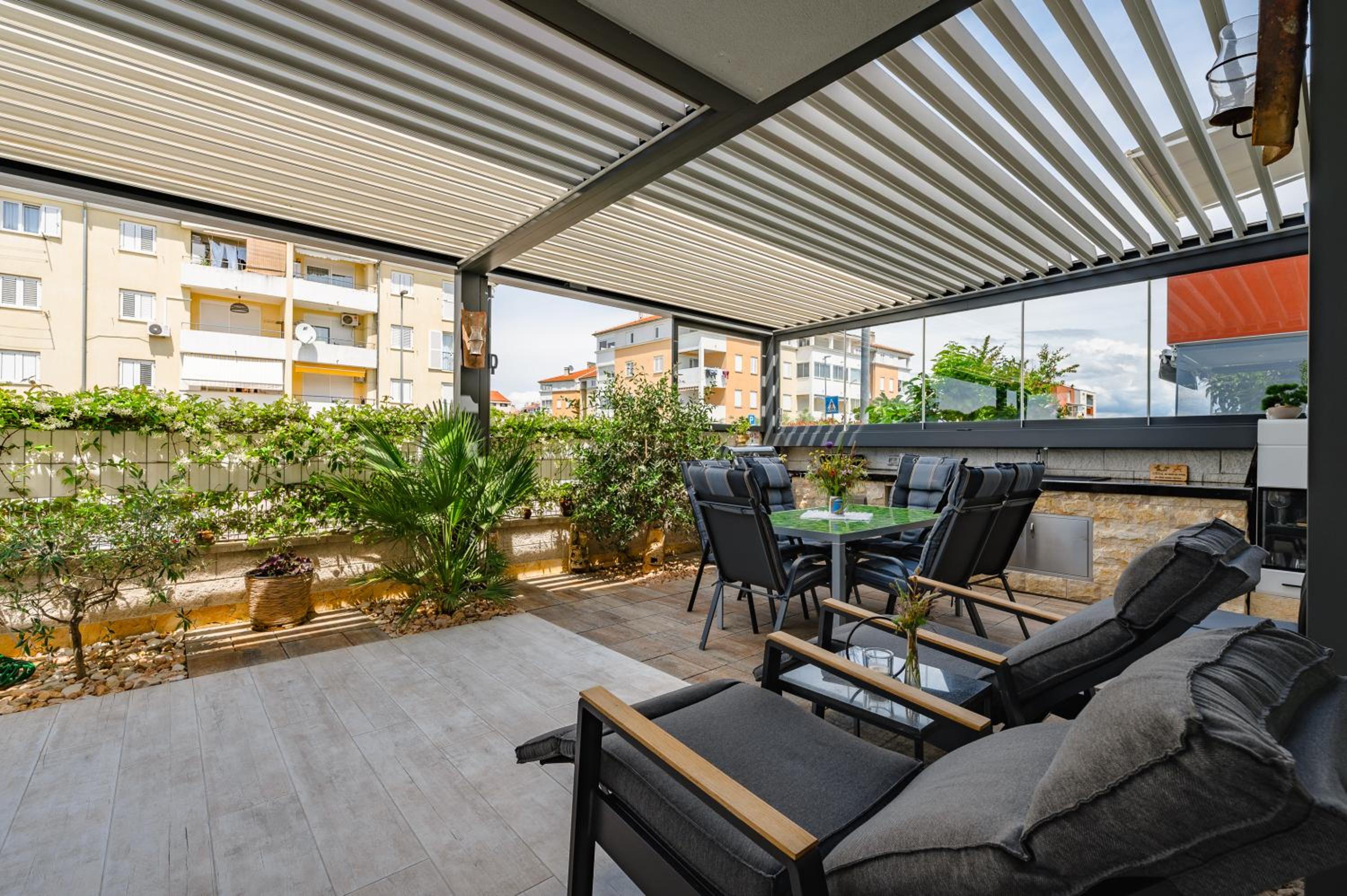 ANNA House with apartment view 2