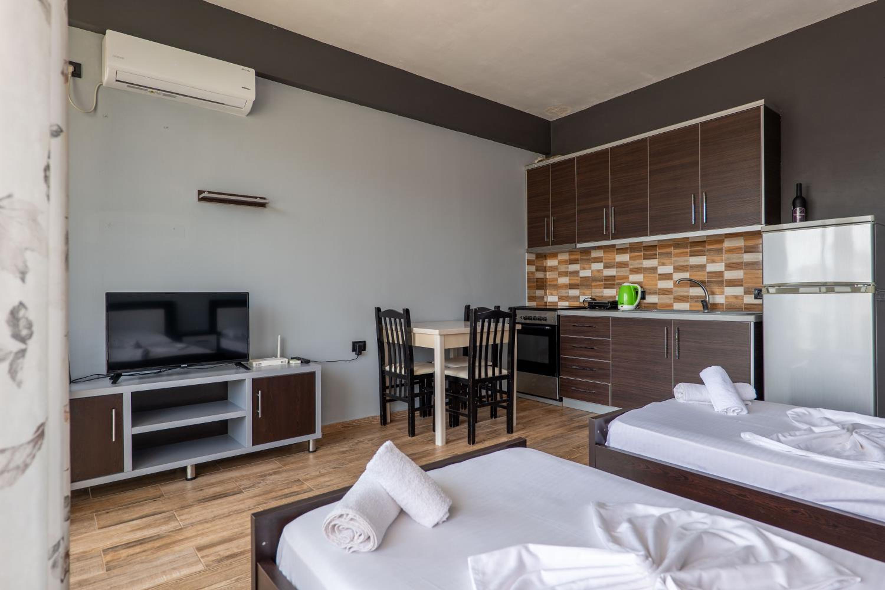 Denis Apartments